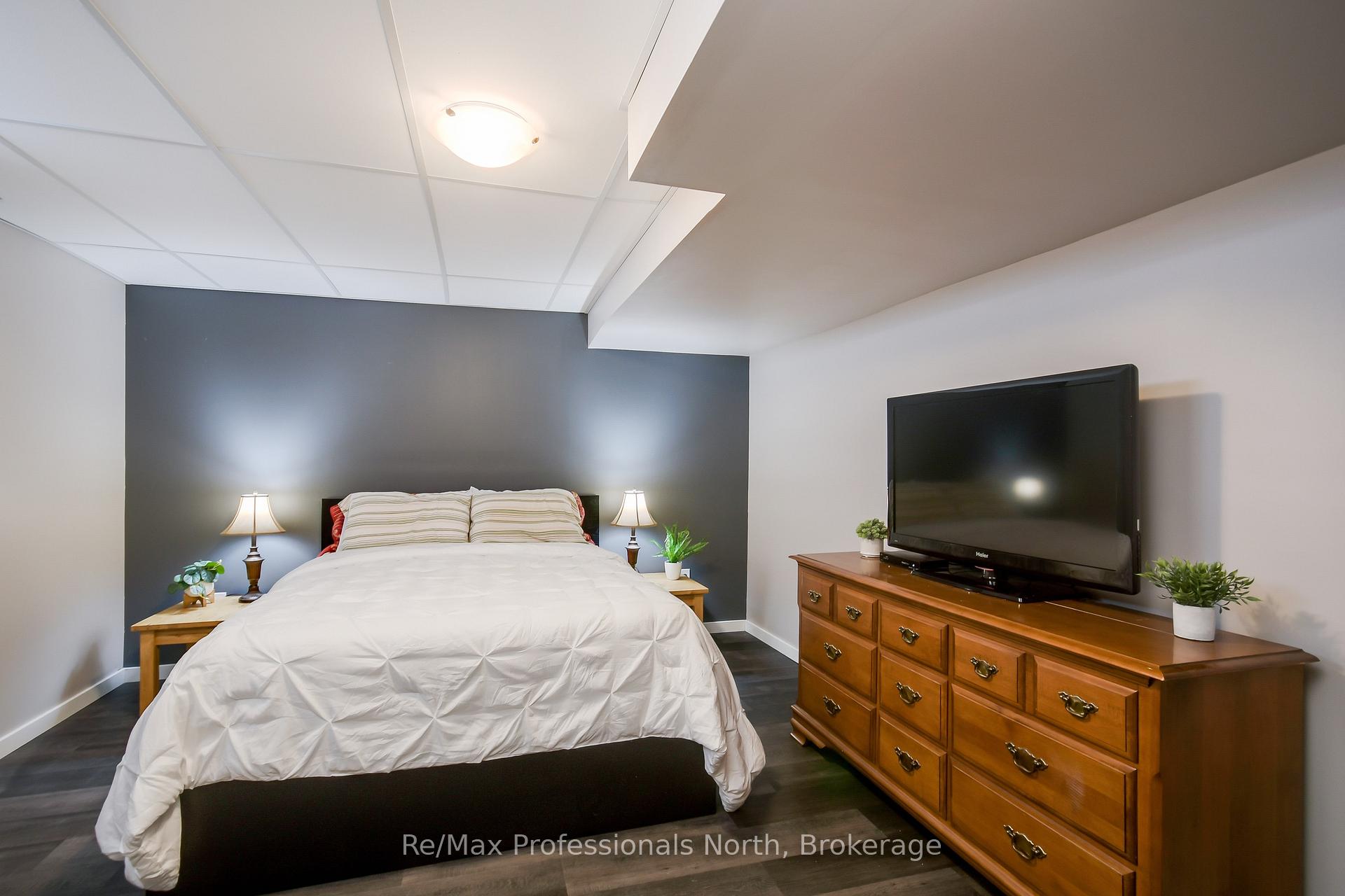 Photo 29 of 283 Pine Street, Gravenhurst, Muskoka (S) — HOMEH