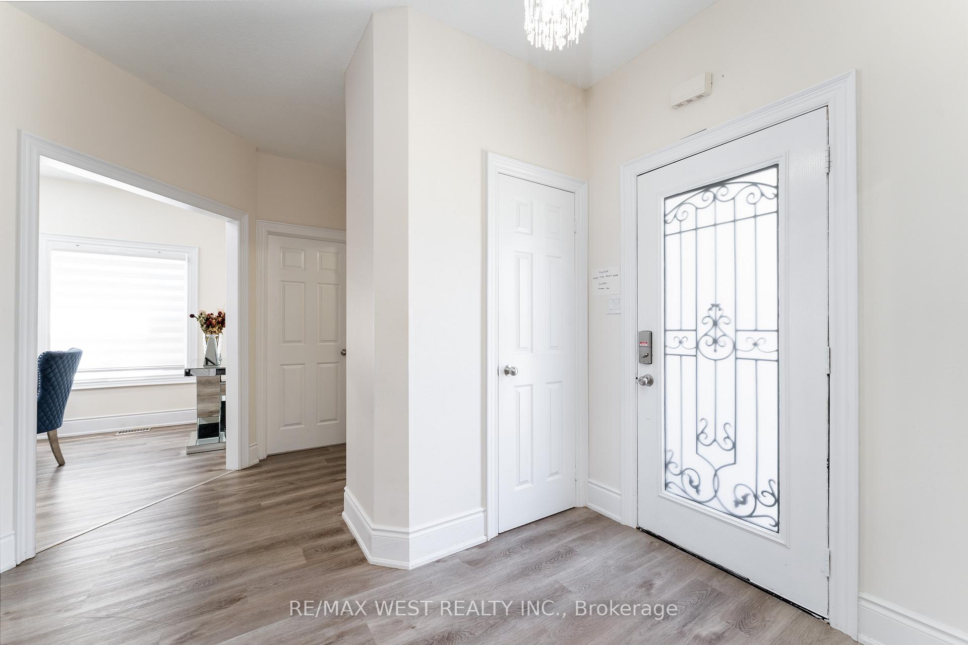 Photo 8 of 14 Jessica Drive, Barrie, Painswick South — HOMEH