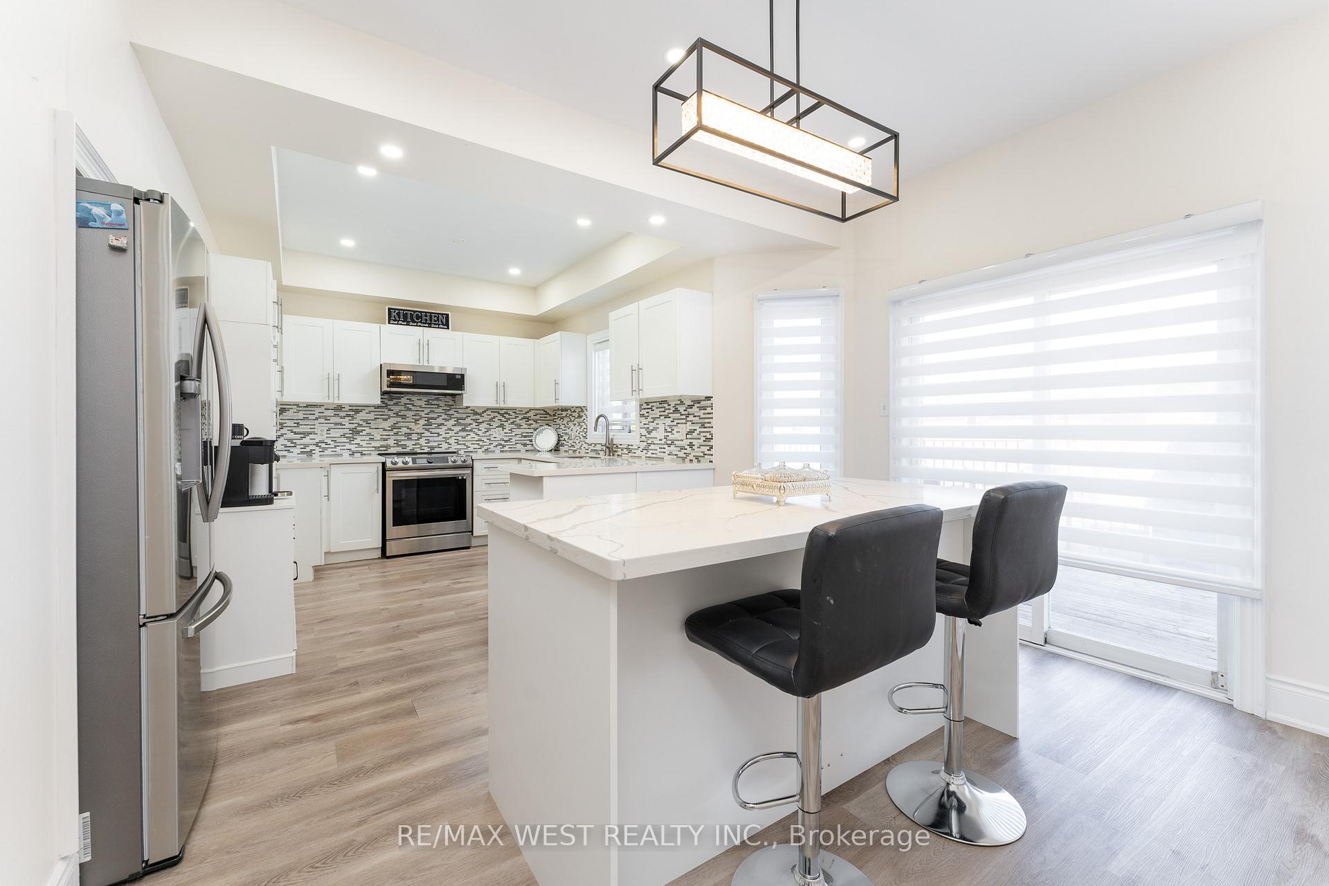 Photo 16 of 14 Jessica Drive, Barrie, Painswick South — HOMEH