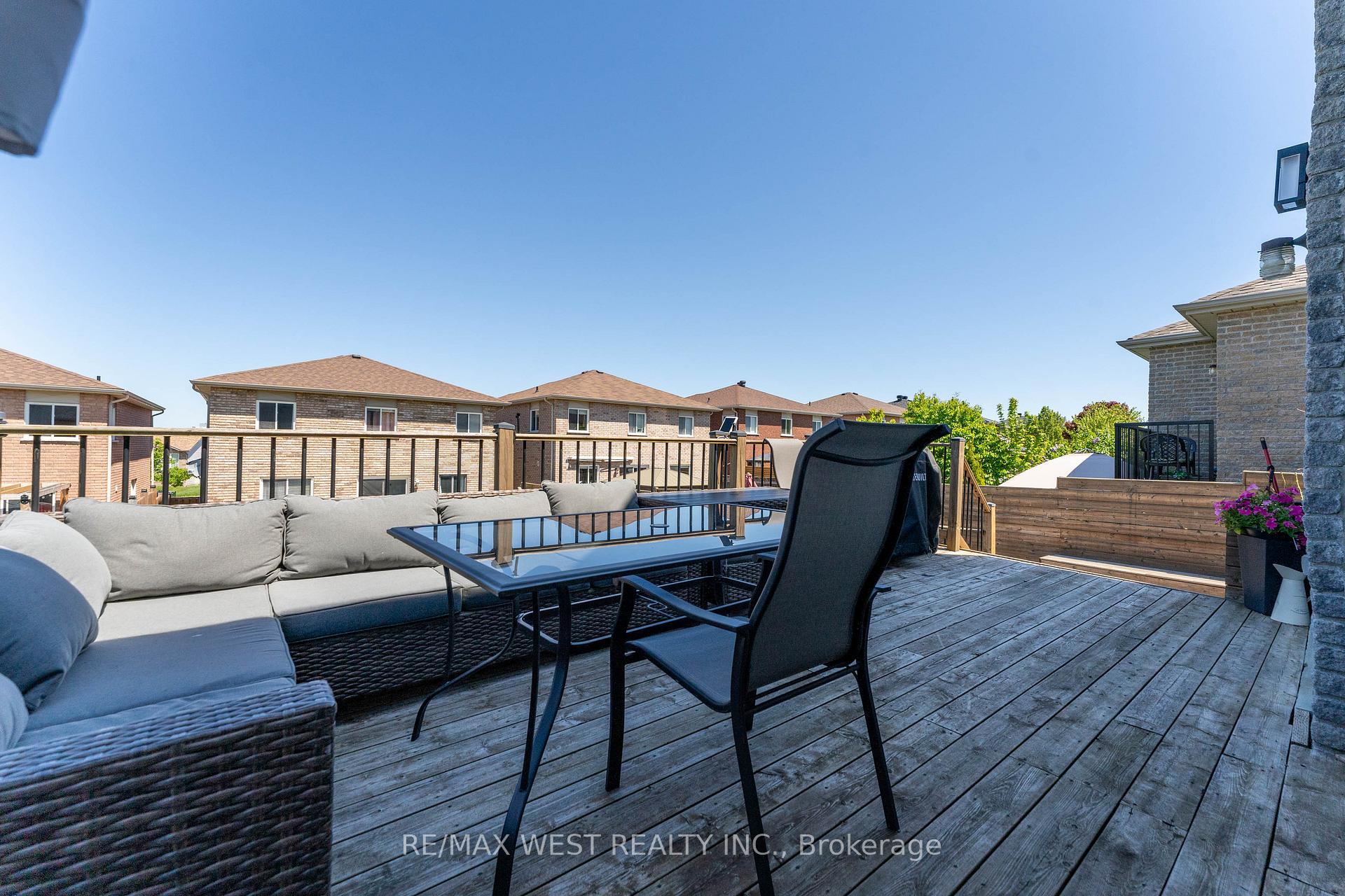 Photo 35 of 14 Jessica Drive, Barrie, Painswick South — HOMEH