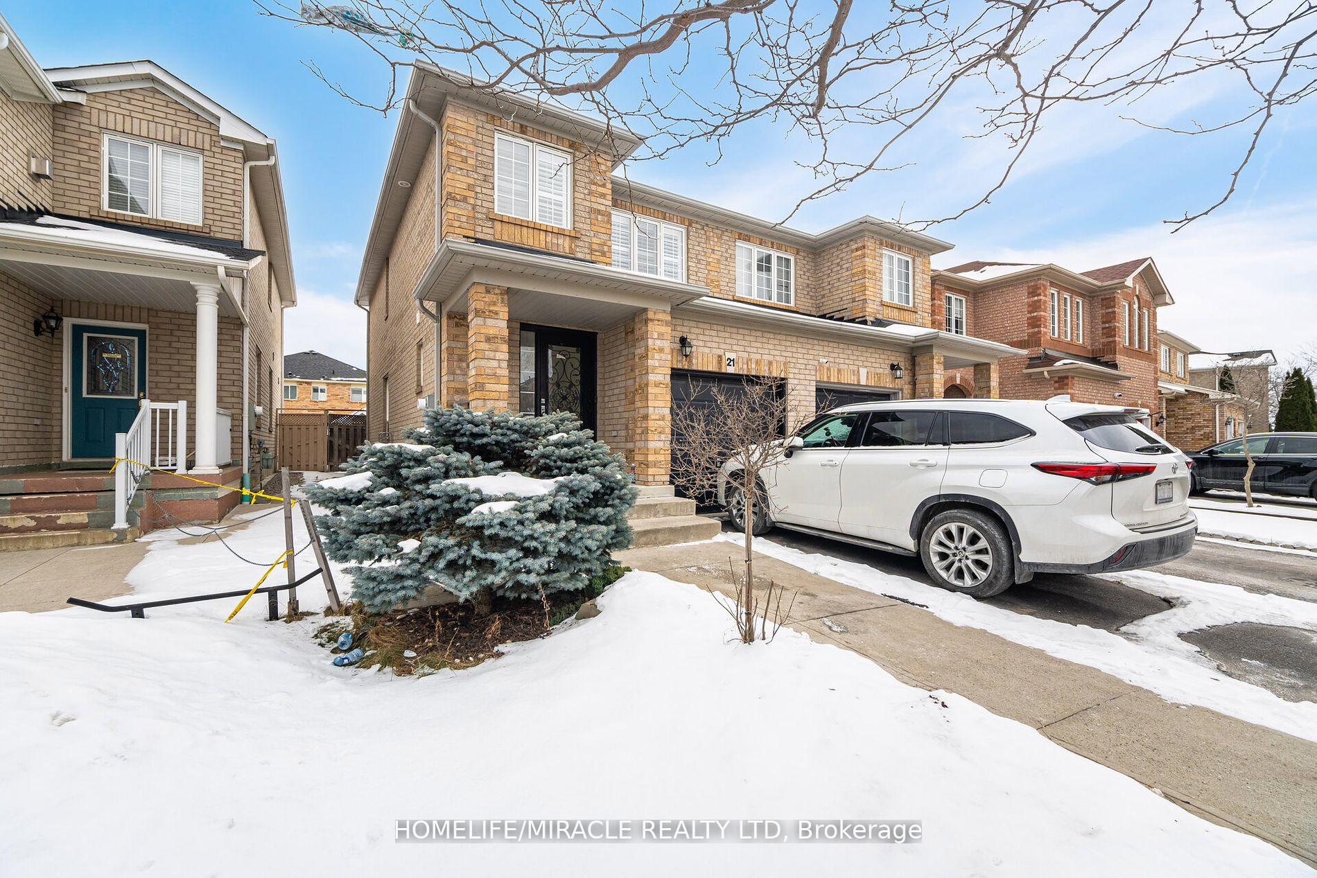 Photo 4 of 21 Roadmaster Lane, Brampton, Fletcher's Meadow — HOMEH
