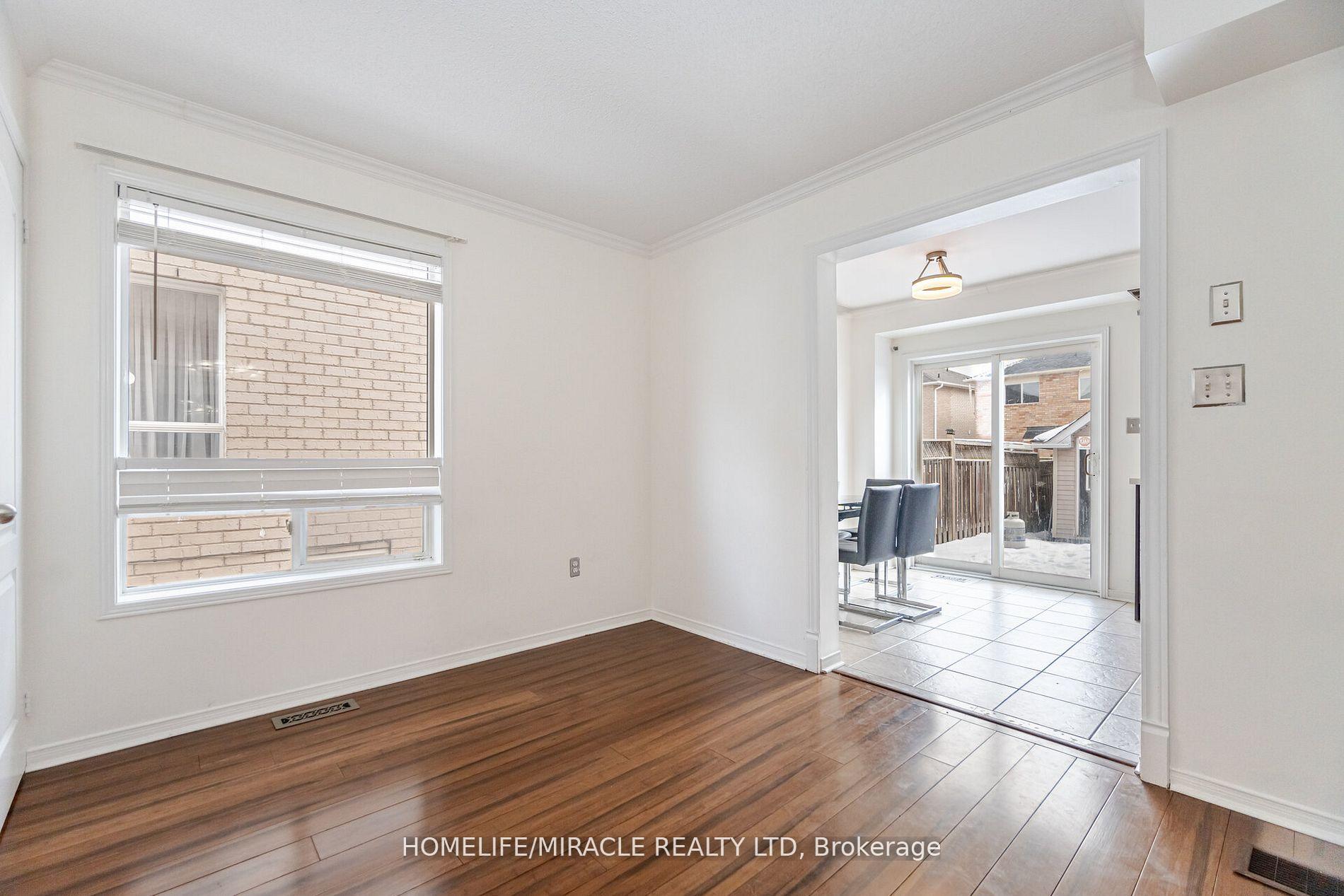 Photo 24 of 21 Roadmaster Lane, Brampton, Fletcher's Meadow — HOMEH