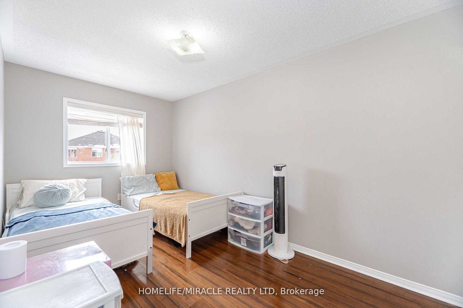 Photo 25 of 21 Roadmaster Lane, Brampton, Fletcher's Meadow — HOMEH