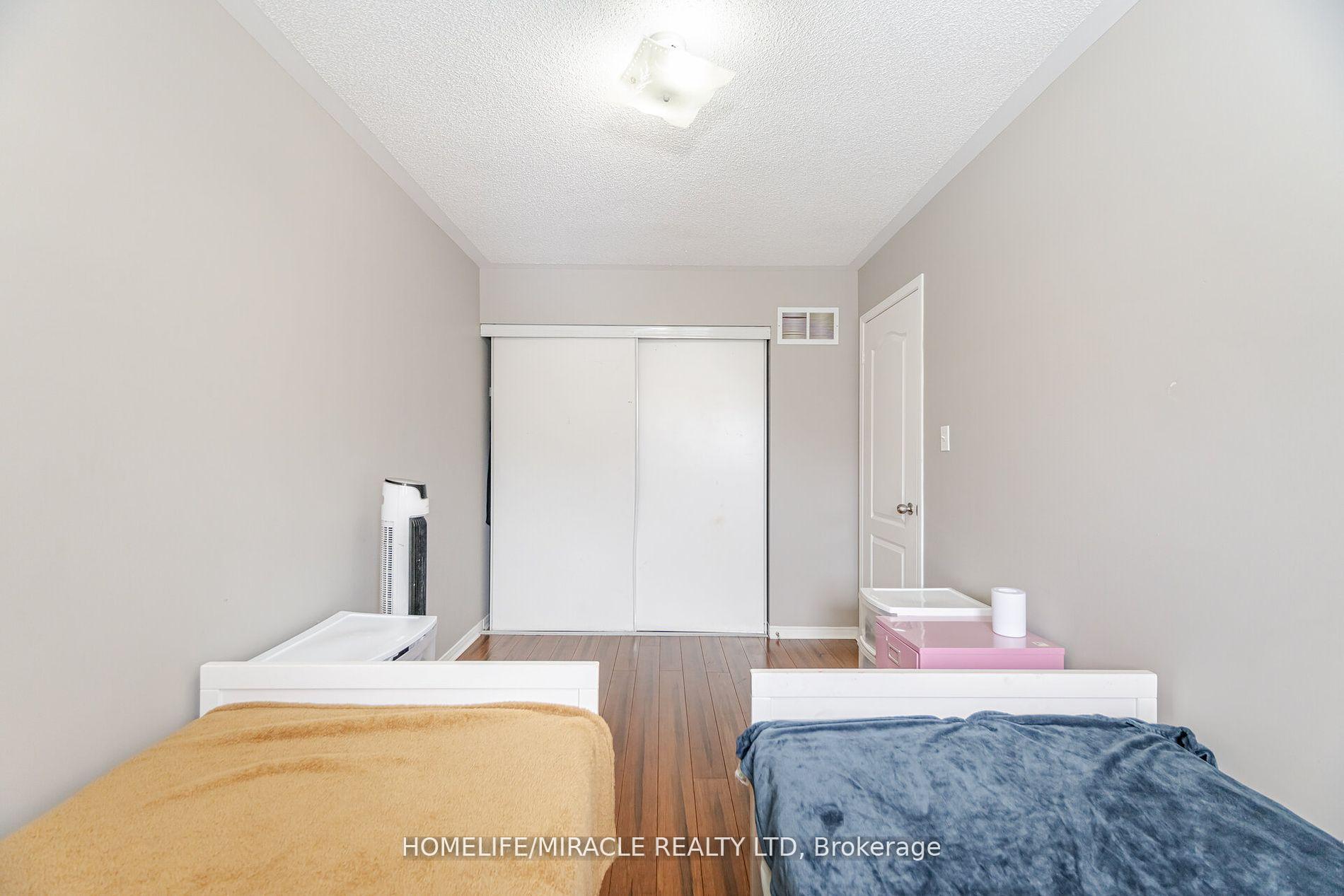Photo 23 of 21 Roadmaster Lane, Brampton, Fletcher's Meadow — HOMEH