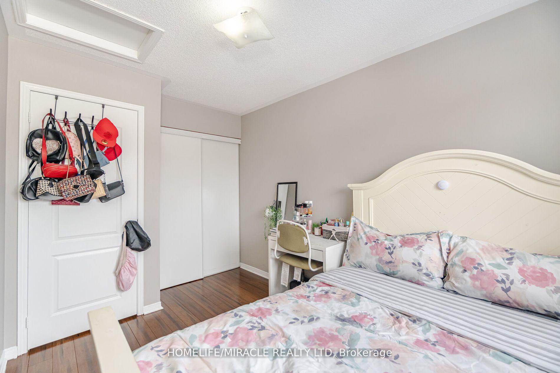 Photo 28 of 21 Roadmaster Lane, Brampton, Fletcher's Meadow — HOMEH