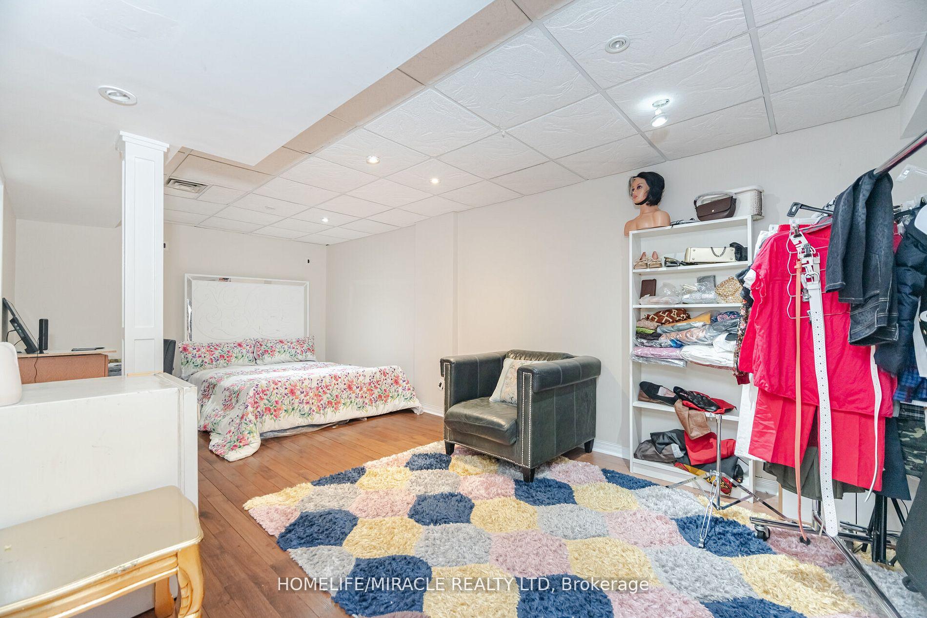 Photo 31 of 21 Roadmaster Lane, Brampton, Fletcher's Meadow — HOMEH