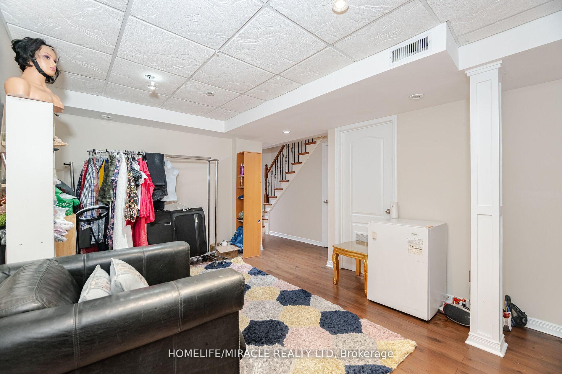Photo 30 of 21 Roadmaster Lane, Brampton, Fletcher's Meadow — HOMEH