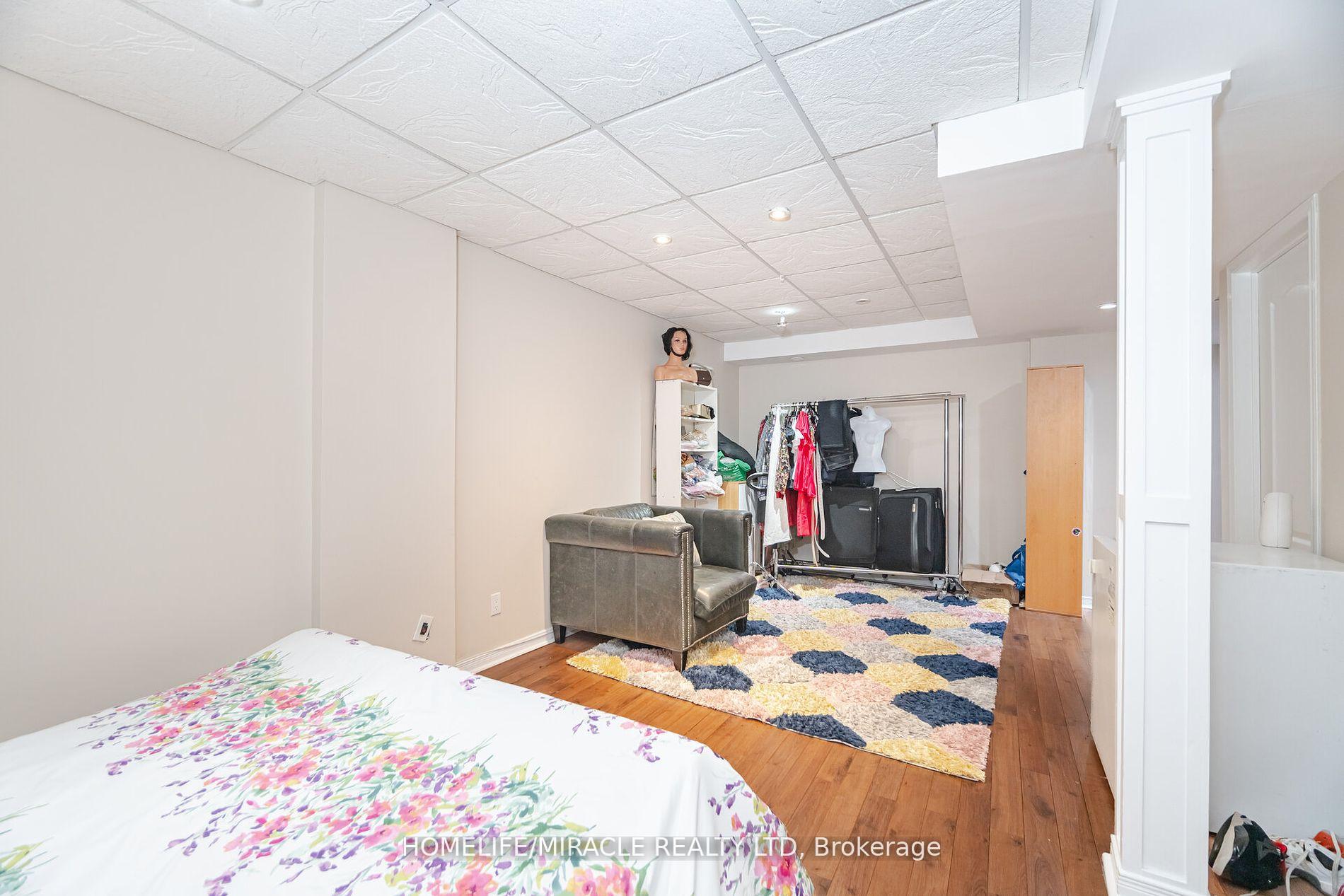 Photo 34 of 21 Roadmaster Lane, Brampton, Fletcher's Meadow — HOMEH