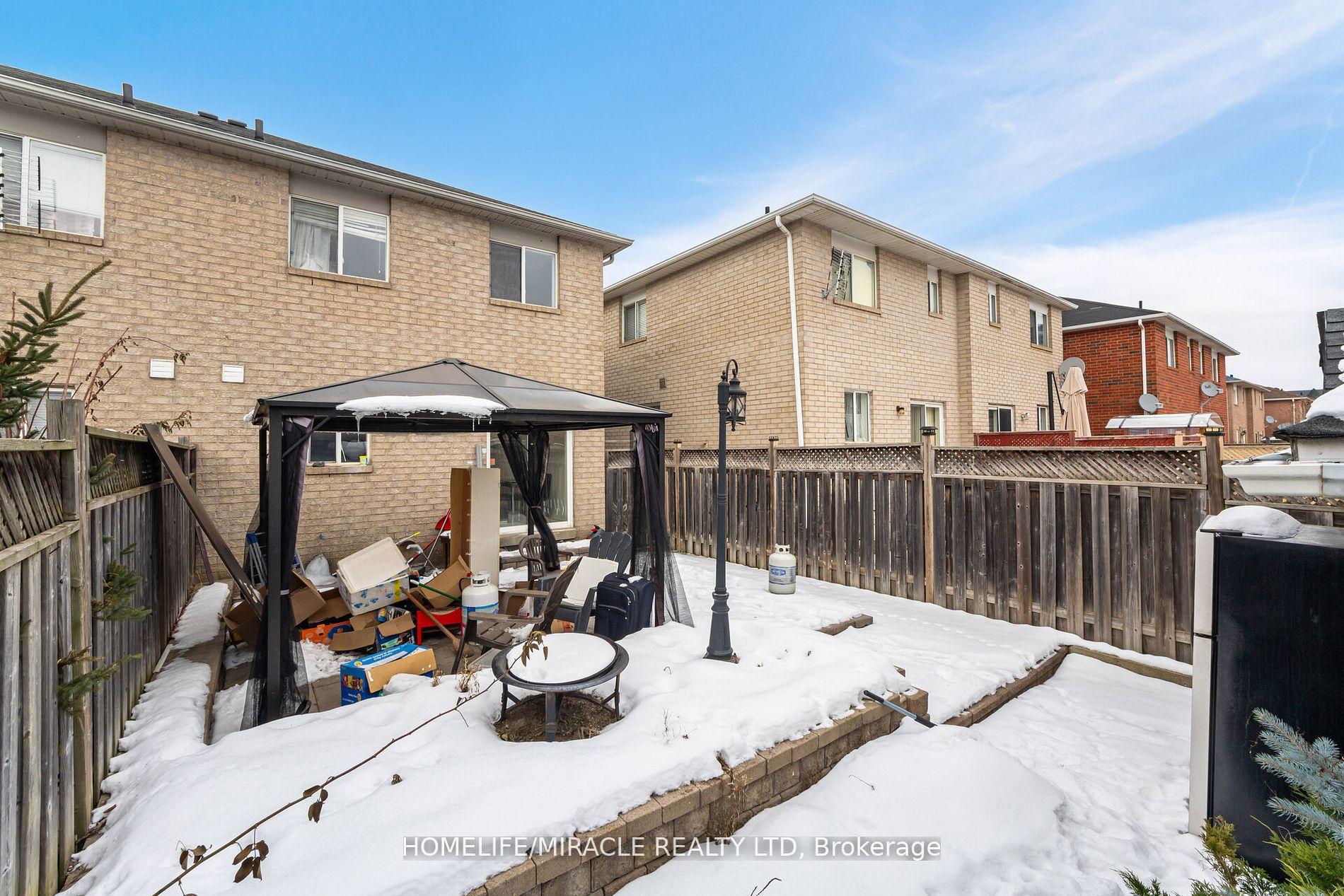 Photo 36 of 21 Roadmaster Lane, Brampton, Fletcher's Meadow — HOMEH