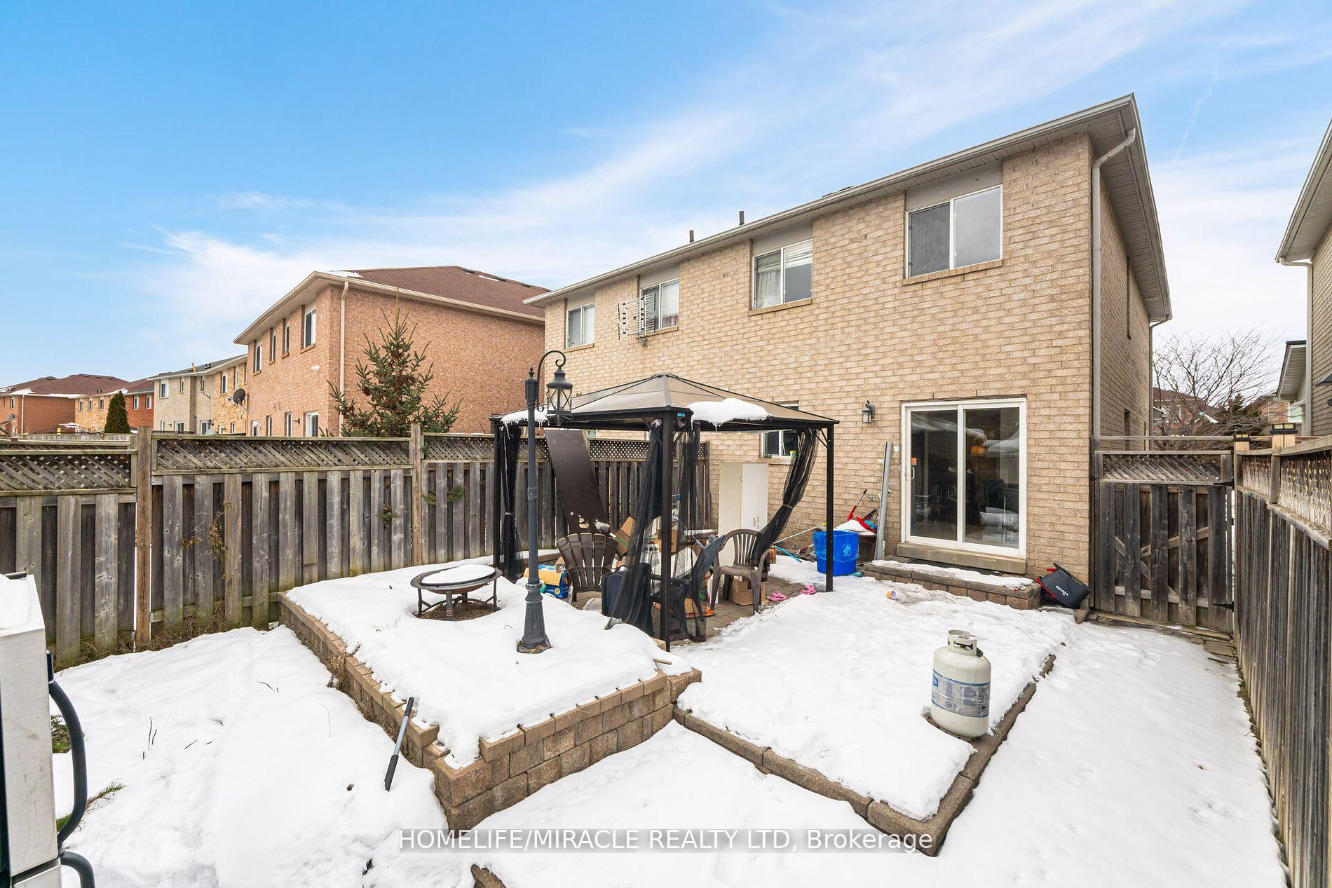 Photo 37 of 21 Roadmaster Lane, Brampton, Fletcher's Meadow — HOMEH
