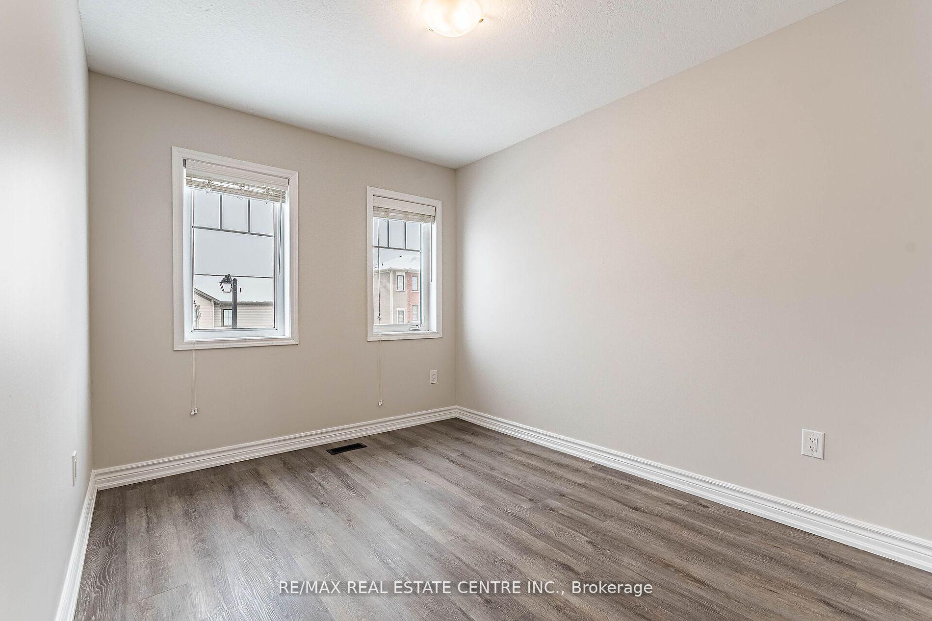 Photo 29 of 10 Utter Place, Hamilton, Stoney Creek Mountain — HOMEH