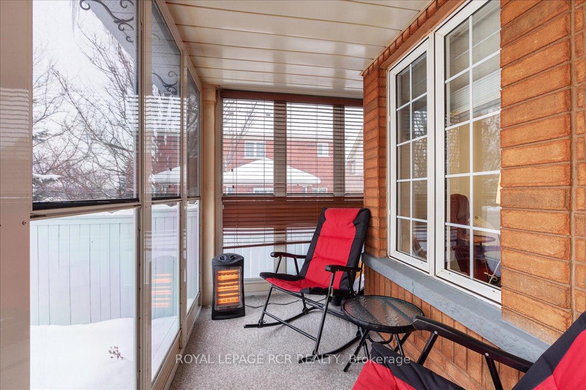 Photo 2 of 40 Silverstone Crescent, Georgina, Keswick South — HOMEH