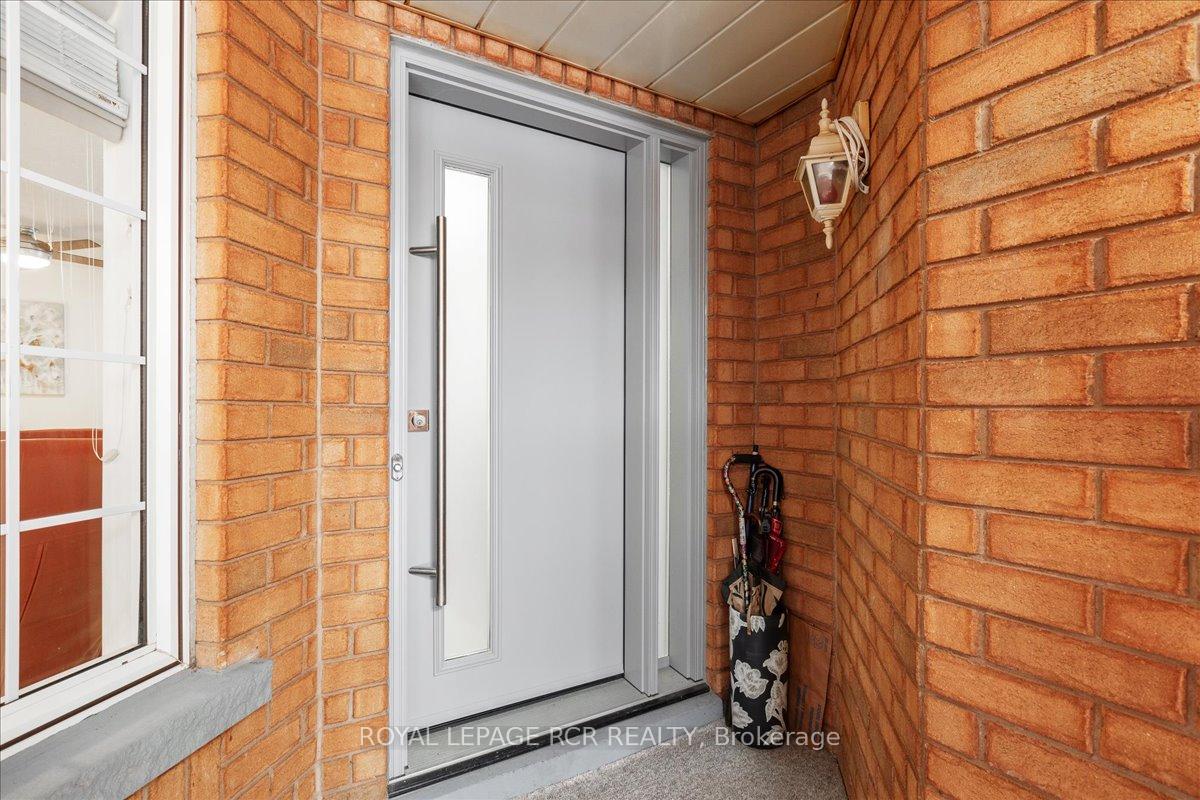 Photo 6 of 40 Silverstone Crescent, Georgina, Keswick South — HOMEH