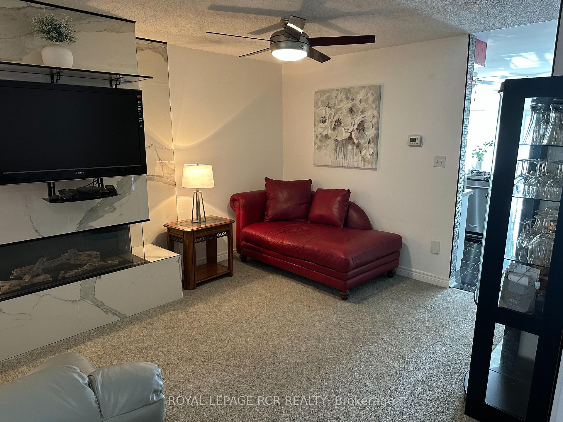 Photo 3 of 40 Silverstone Crescent, Georgina, Keswick South — HOMEH