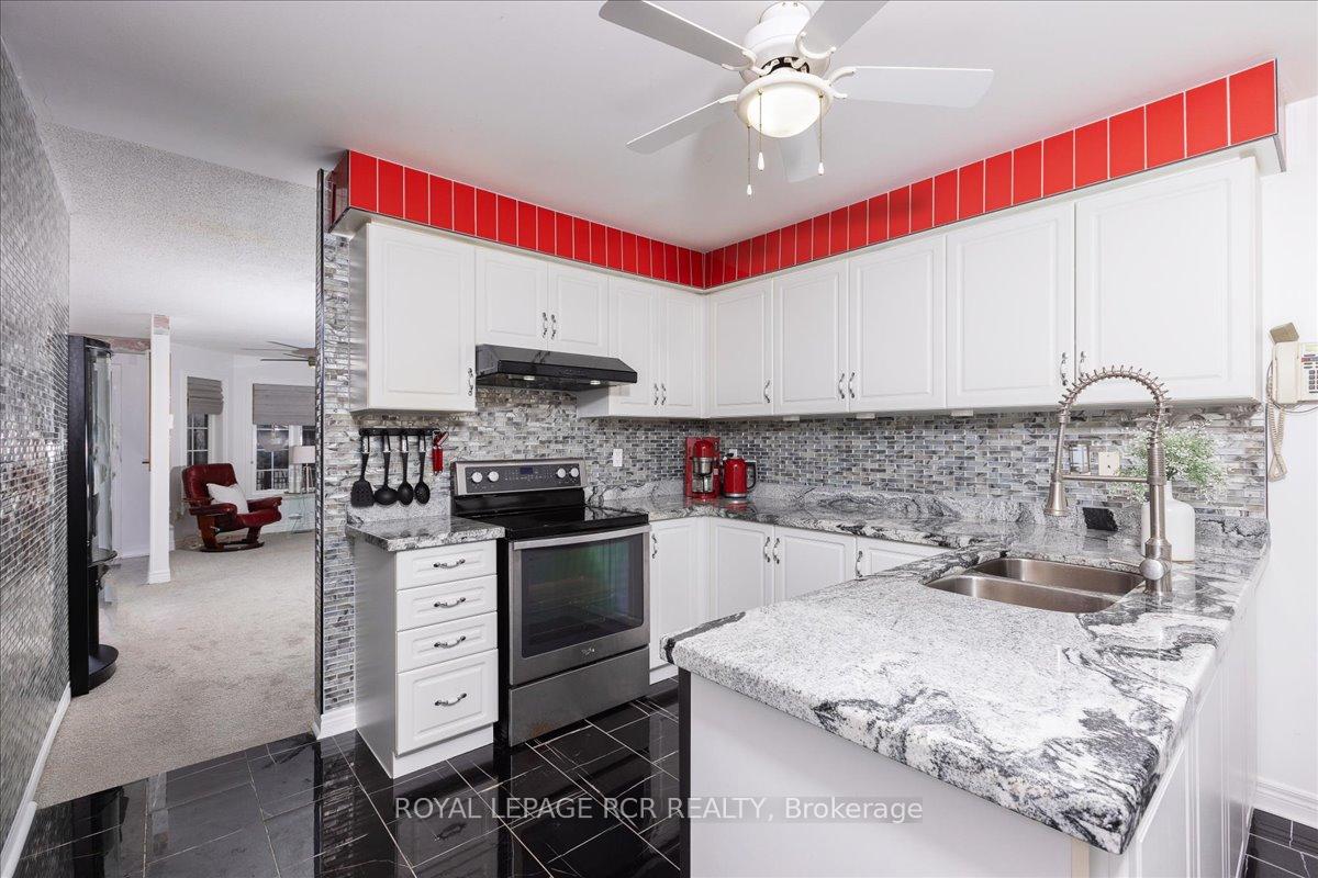 Photo 9 of 40 Silverstone Crescent, Georgina, Keswick South — HOMEH