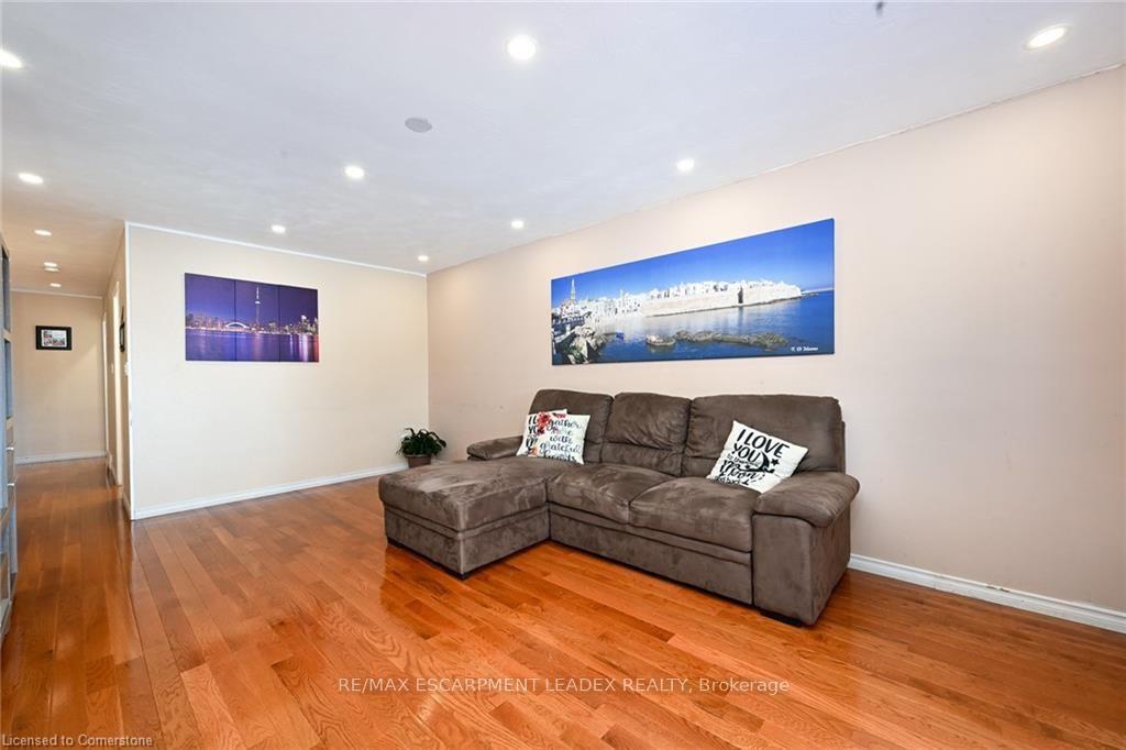 Photo 2 of 805 Stone Church Road E, Hamilton, Eleanor — HOMEH