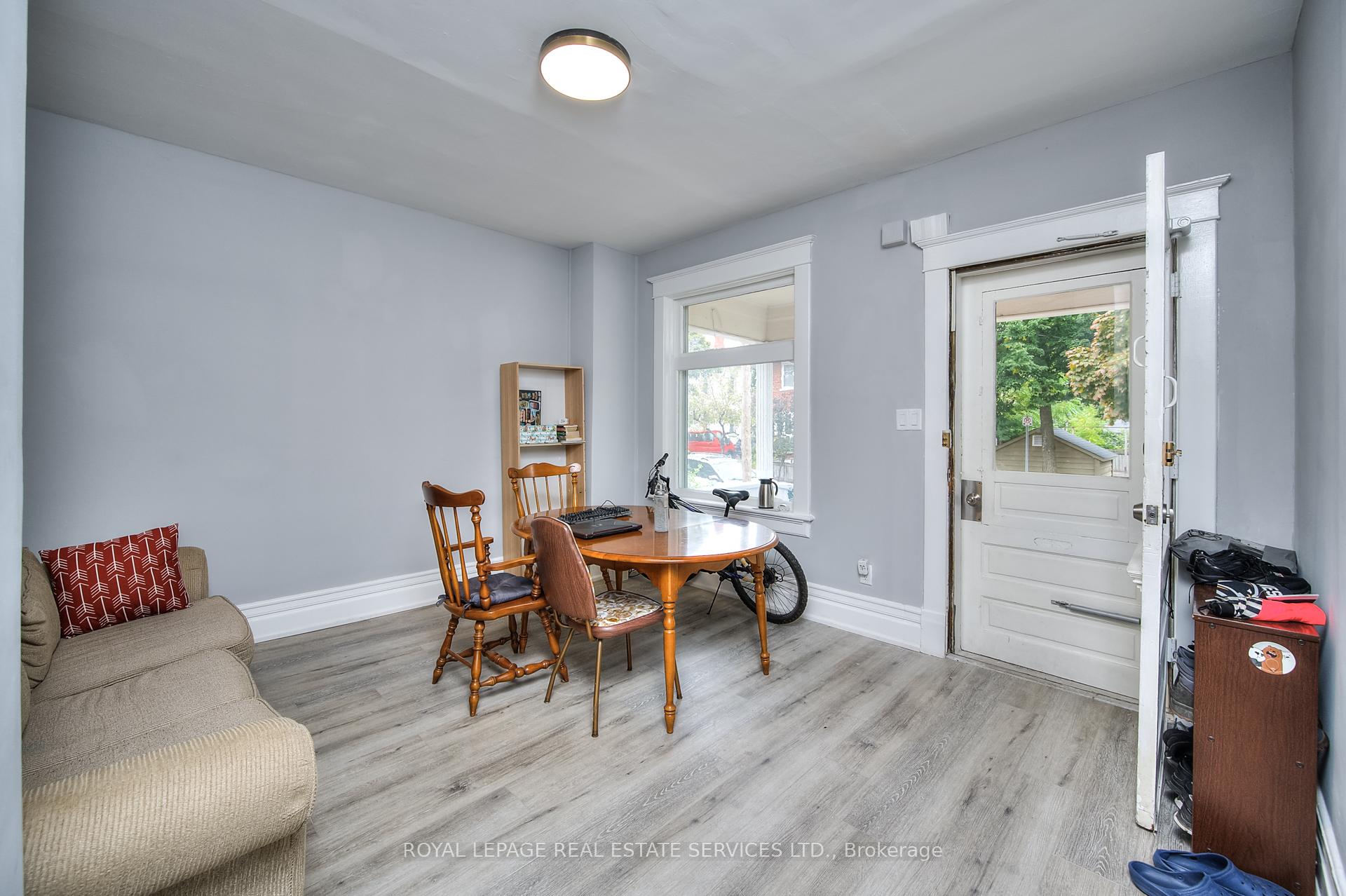 Photo 9 of 19 Clarence Place, Kitchener — HOMEH