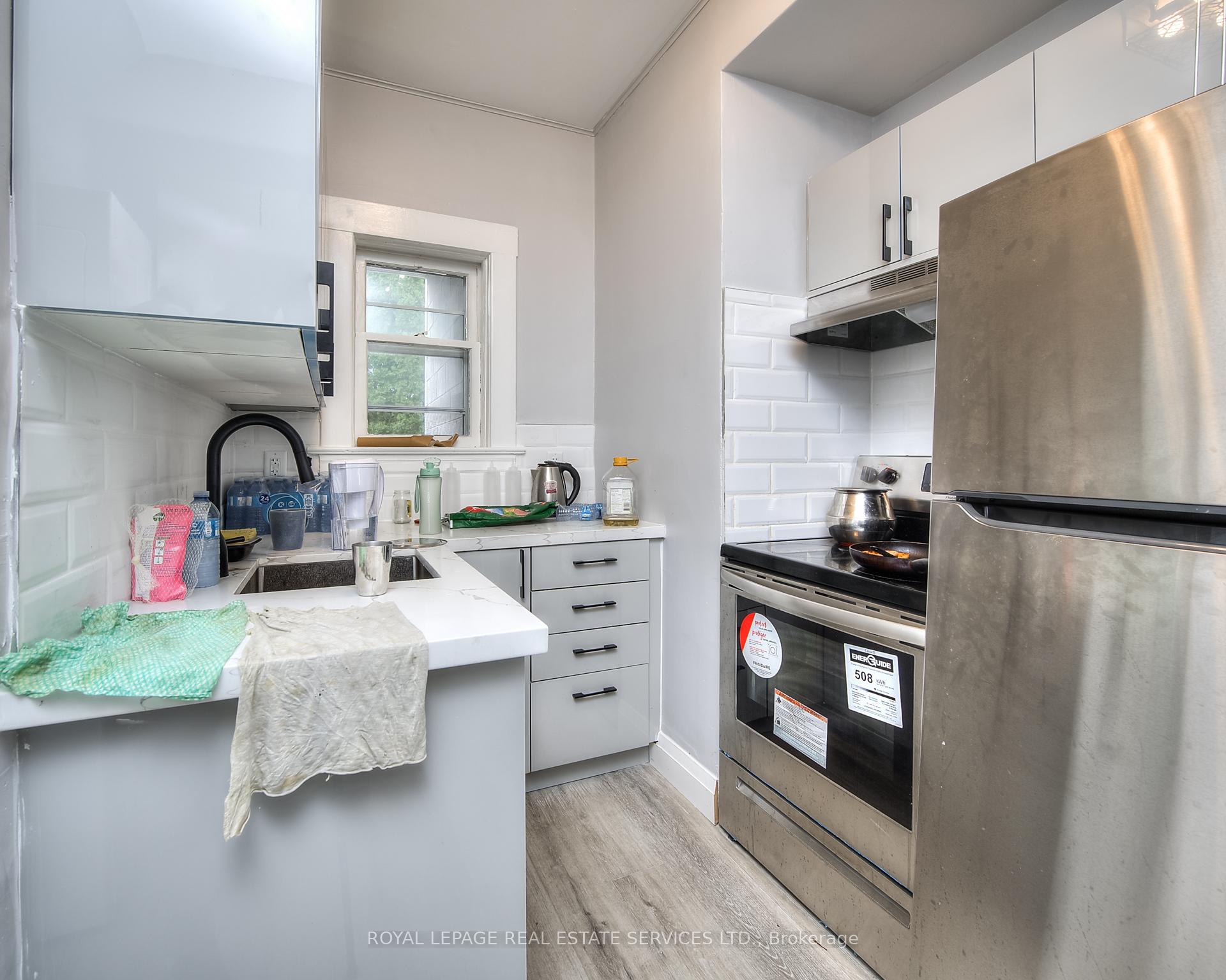 Photo 12 of 19 Clarence Place, Kitchener — HOMEH
