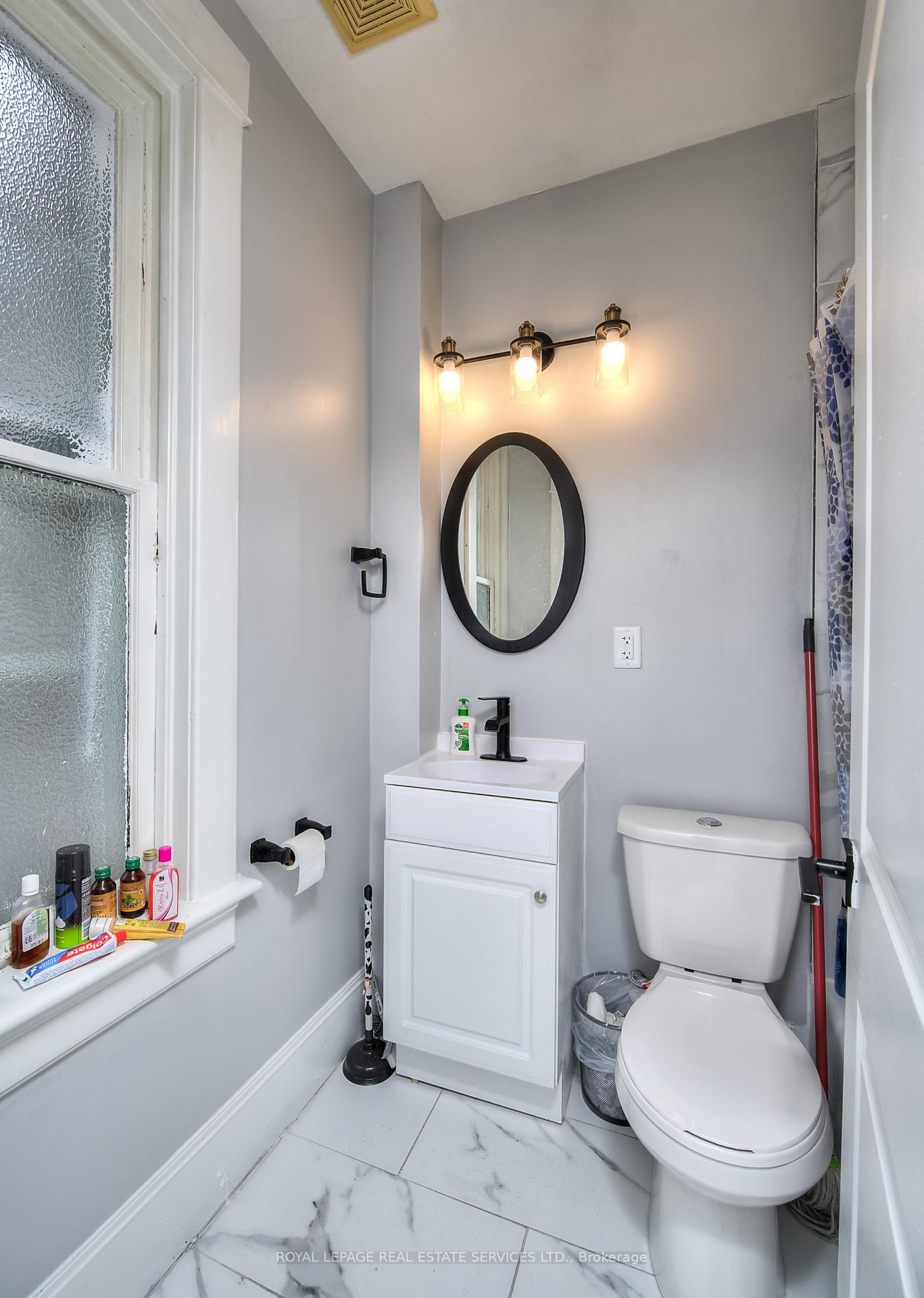 Photo 13 of 19 Clarence Place, Kitchener — HOMEH