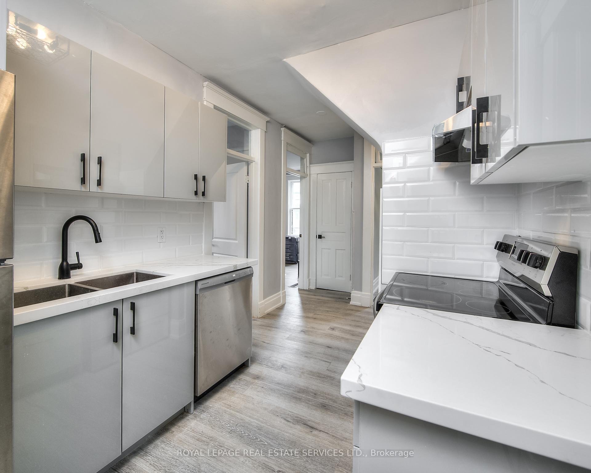 Photo 15 of 19 Clarence Place, Kitchener — HOMEH