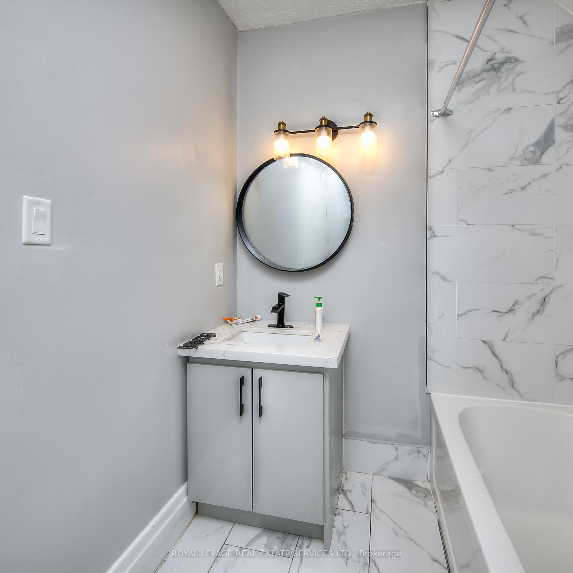 Photo 22 of 19 Clarence Place, Kitchener — HOMEH
