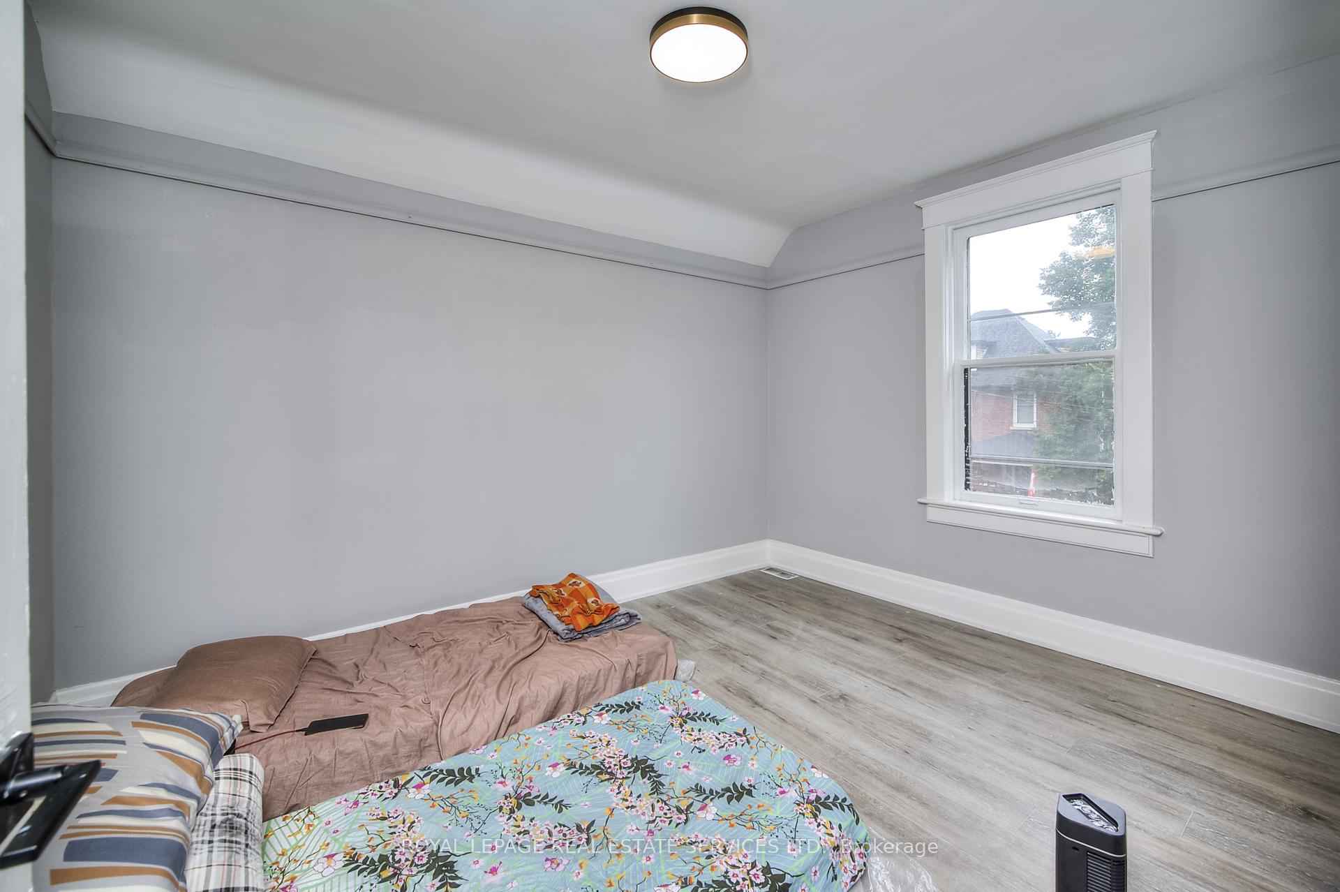Photo 25 of 19 Clarence Place, Kitchener — HOMEH