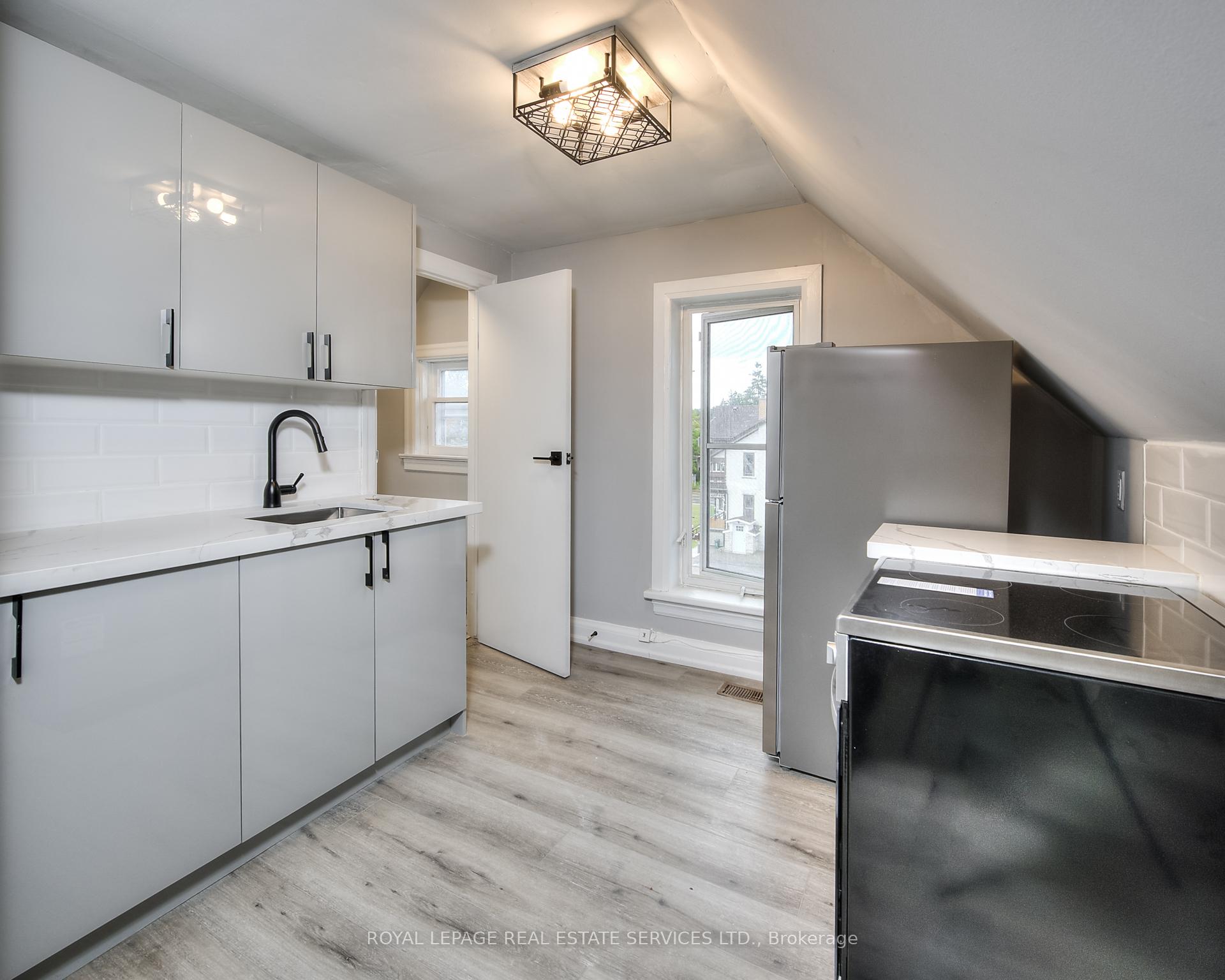 Photo 28 of 19 Clarence Place, Kitchener — HOMEH