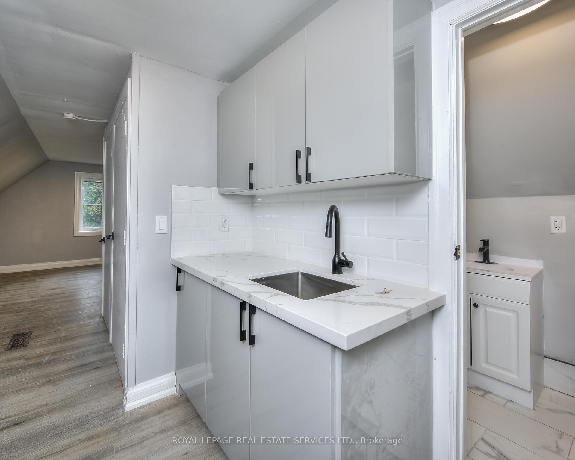 Photo 29 of 19 Clarence Place, Kitchener — HOMEH