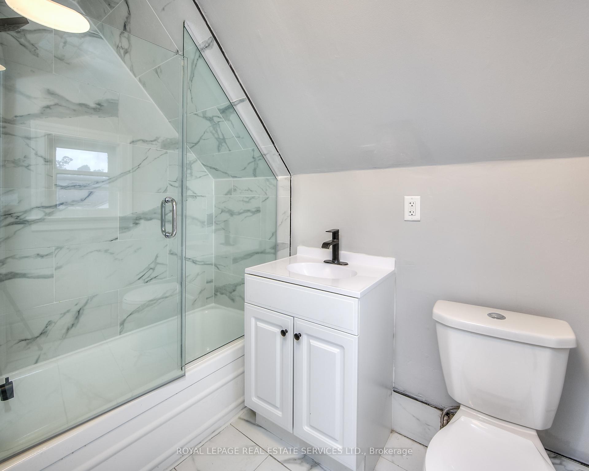 Photo 31 of 19 Clarence Place, Kitchener — HOMEH