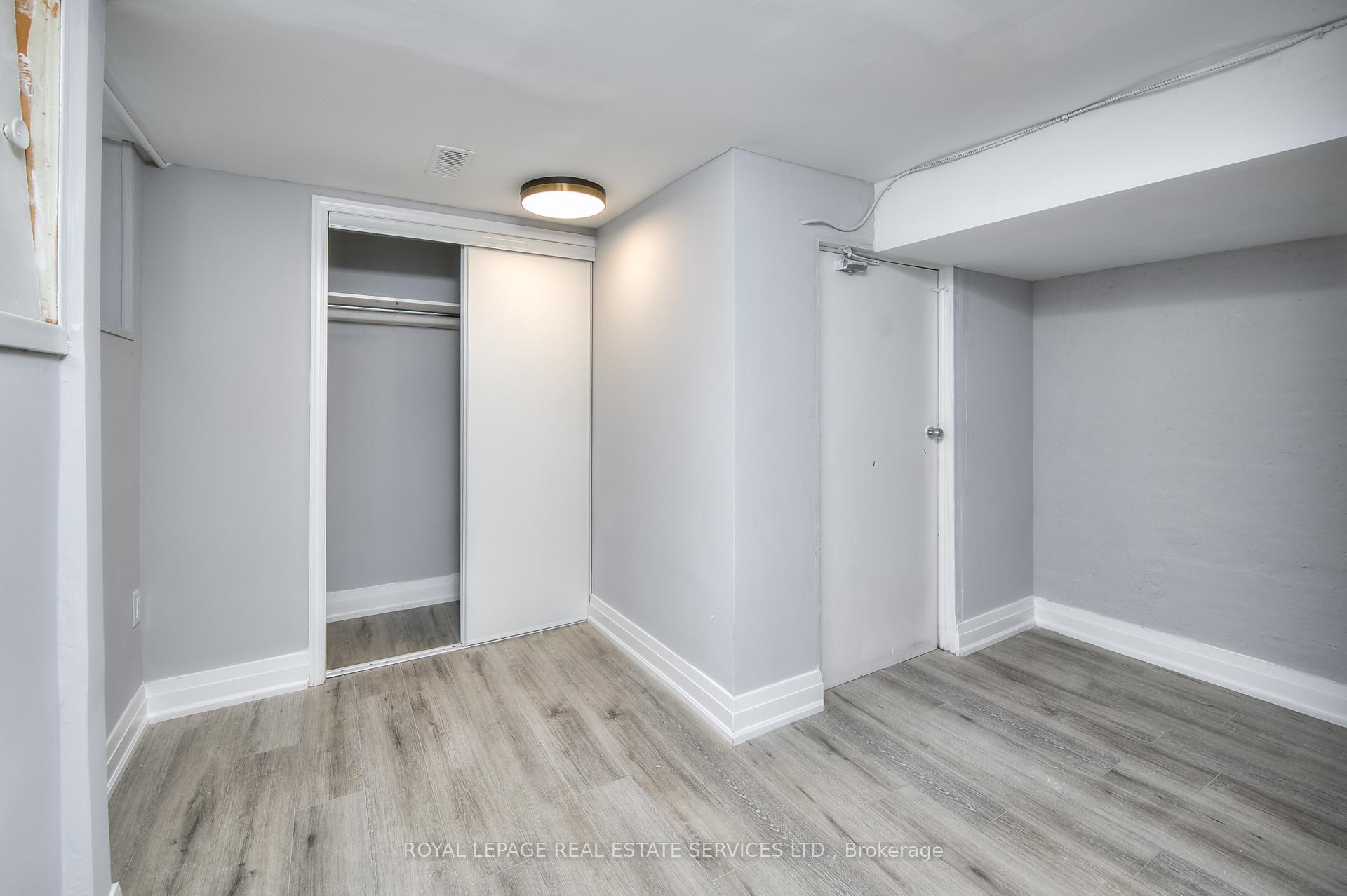 Photo 36 of 19 Clarence Place, Kitchener — HOMEH
