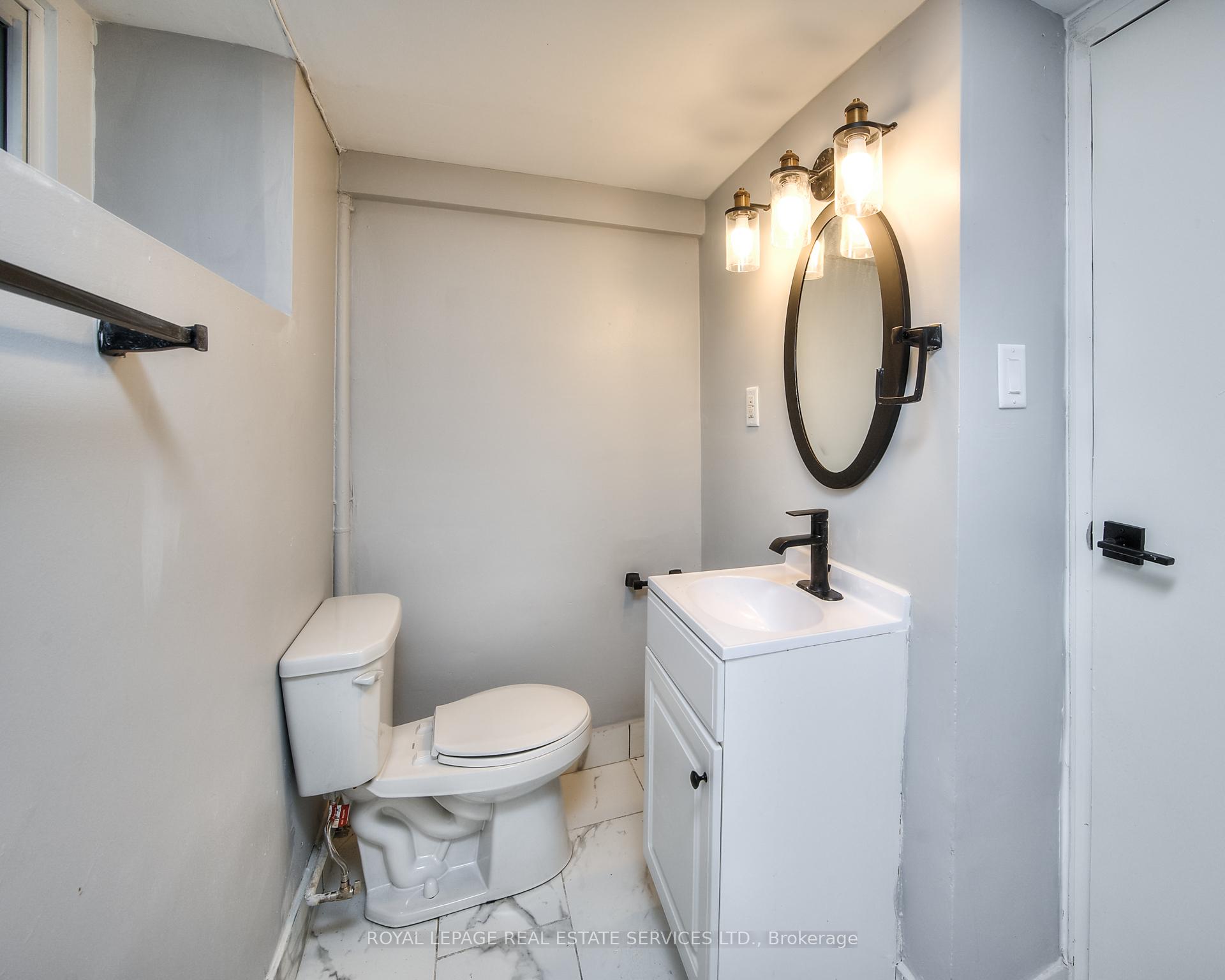 Photo 38 of 19 Clarence Place, Kitchener — HOMEH