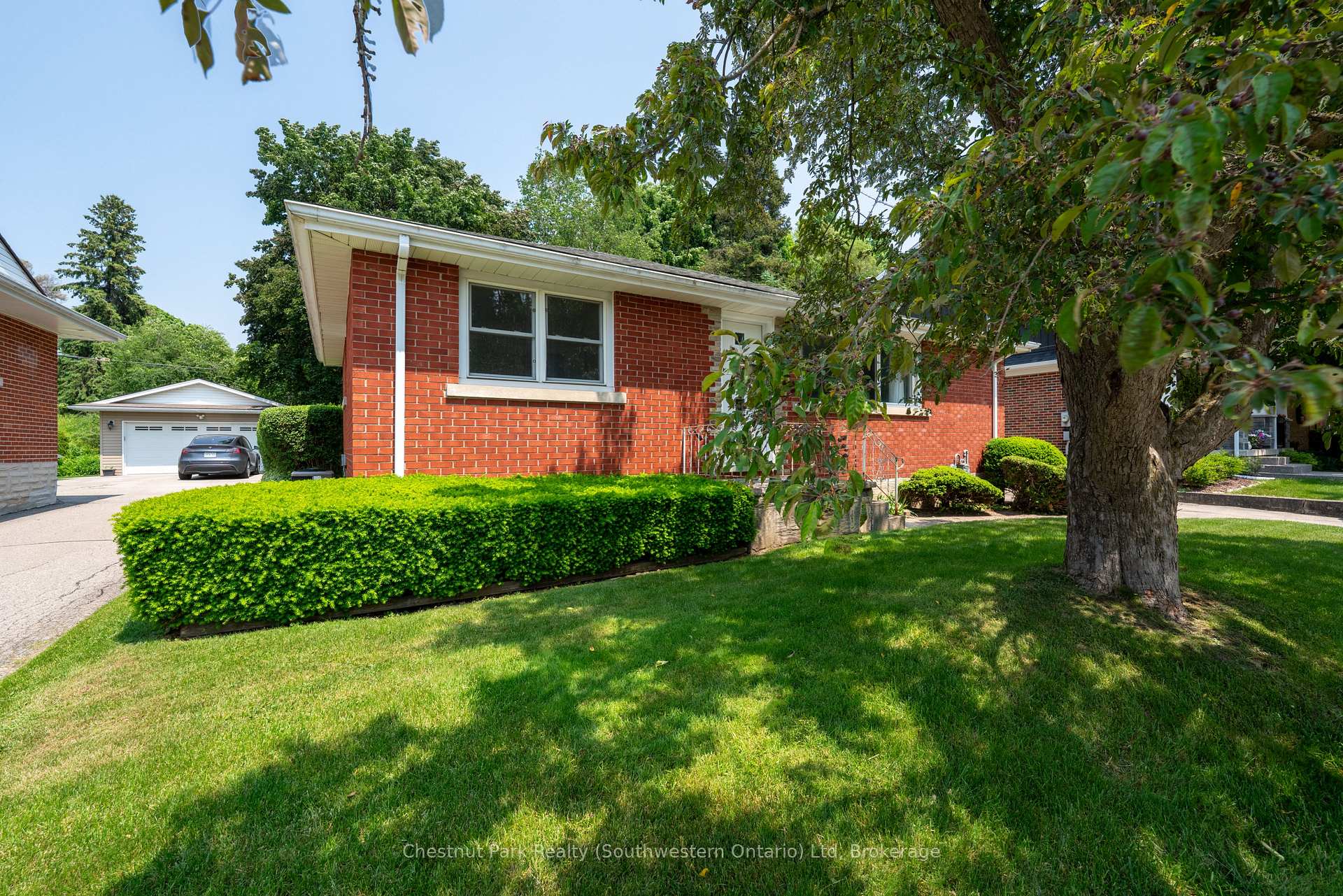 Photo 38 of 59 Clive Avenue, Guelph, Riverside Park — HOMEH