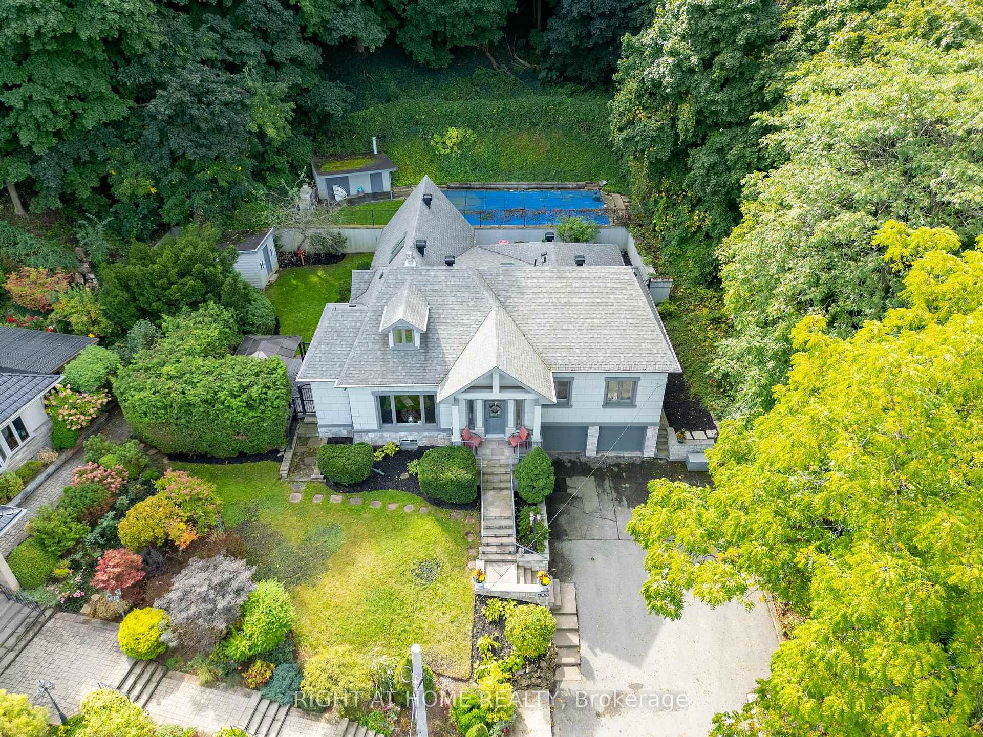 Photo 10 of 403 Hess Street S, Hamilton, Durand — HOMEH