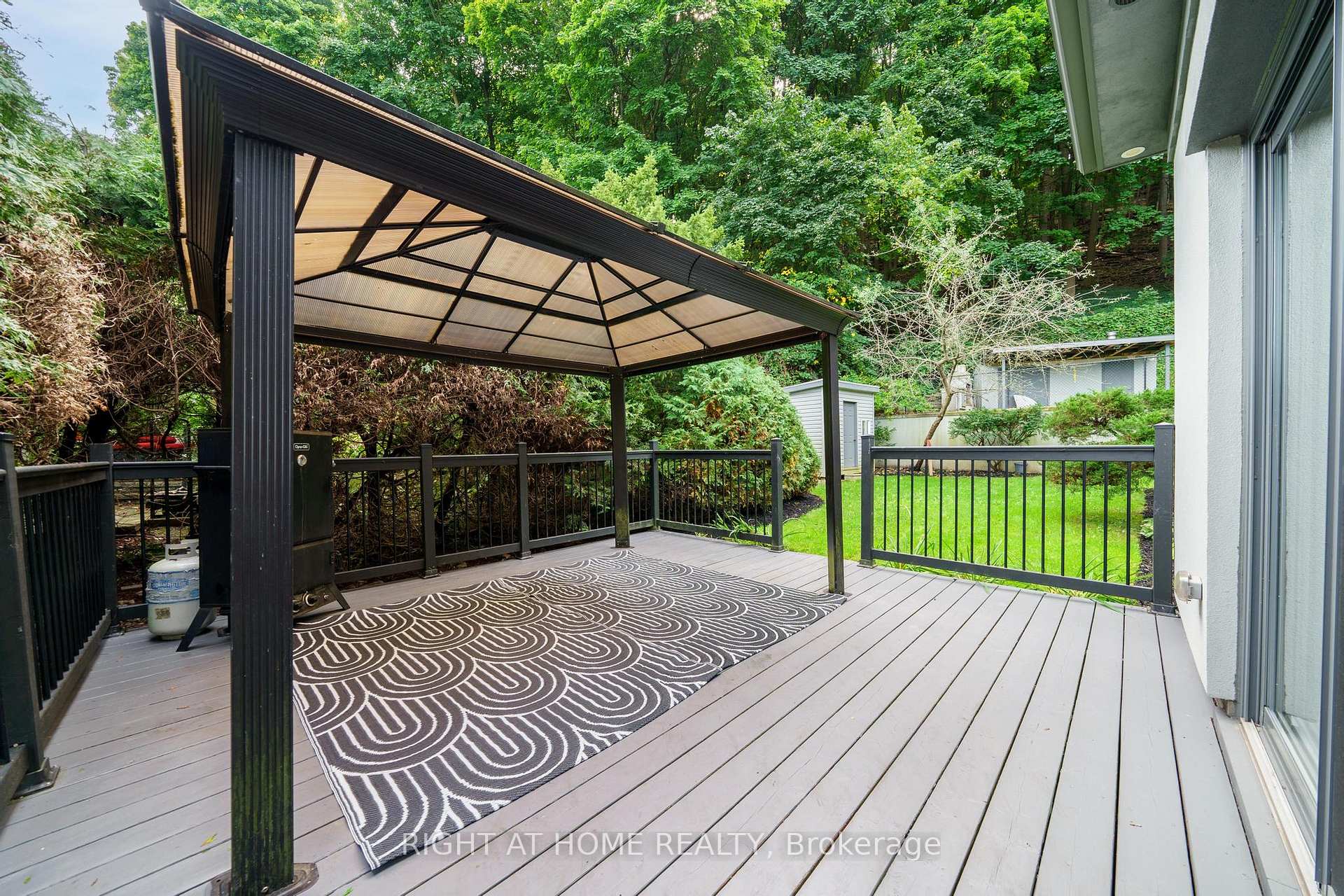 Photo 12 of 403 Hess Street S, Hamilton, Durand — HOMEH