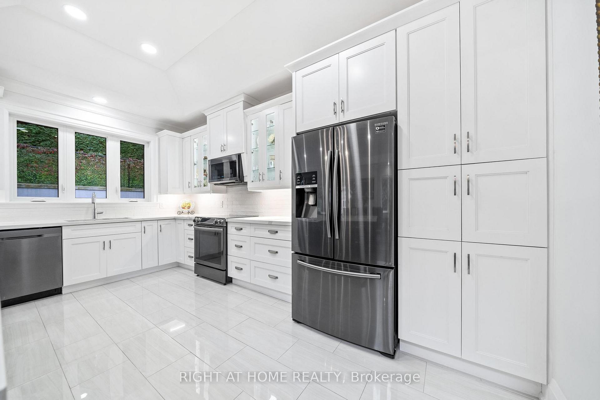 Photo 23 of 403 Hess Street S, Hamilton, Durand — HOMEH