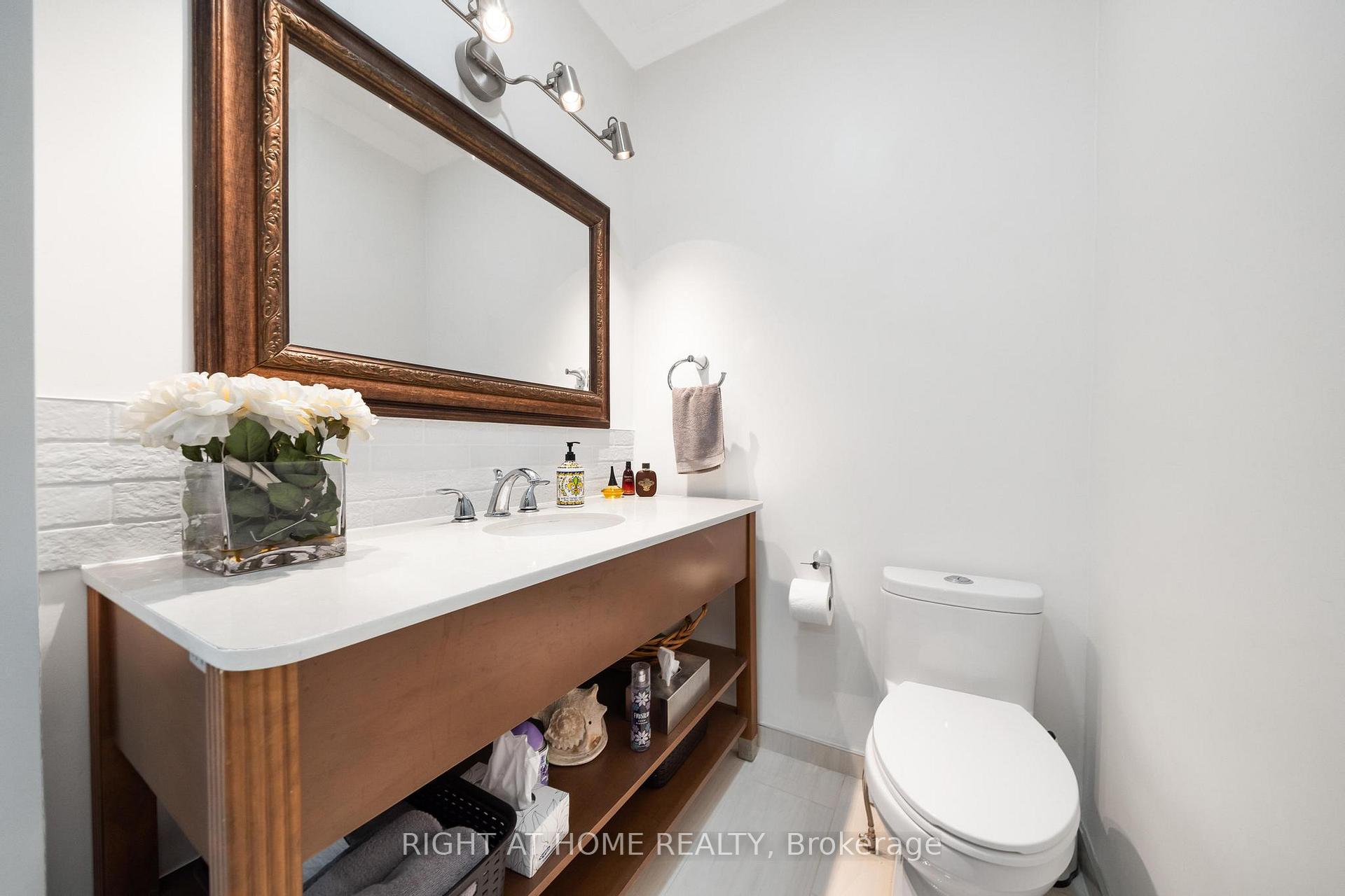 Photo 25 of 403 Hess Street S, Hamilton, Durand — HOMEH