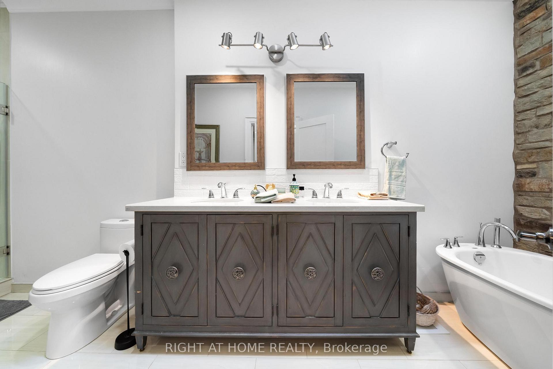 Photo 29 of 403 Hess Street S, Hamilton, Durand — HOMEH
