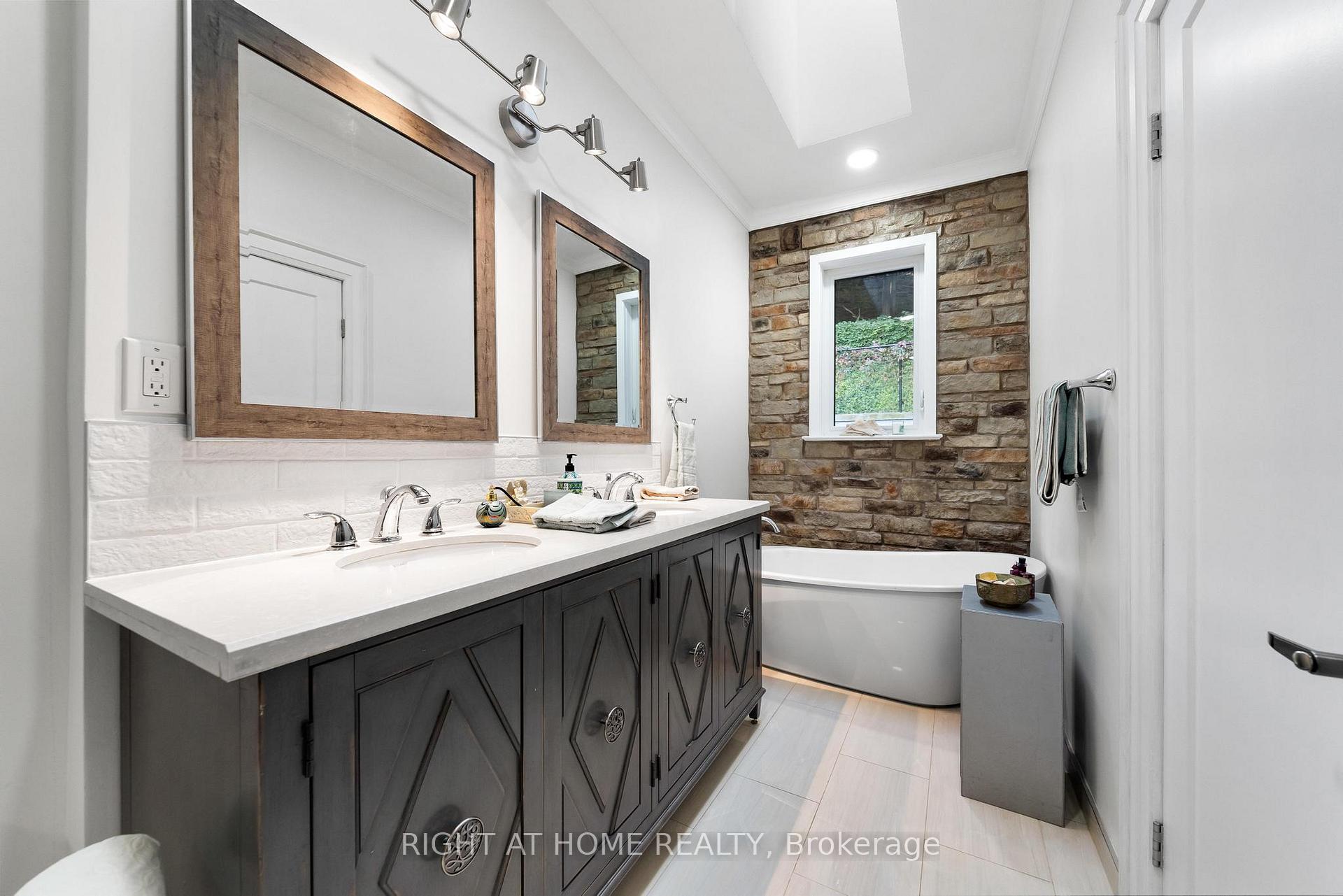 Photo 31 of 403 Hess Street S, Hamilton, Durand — HOMEH