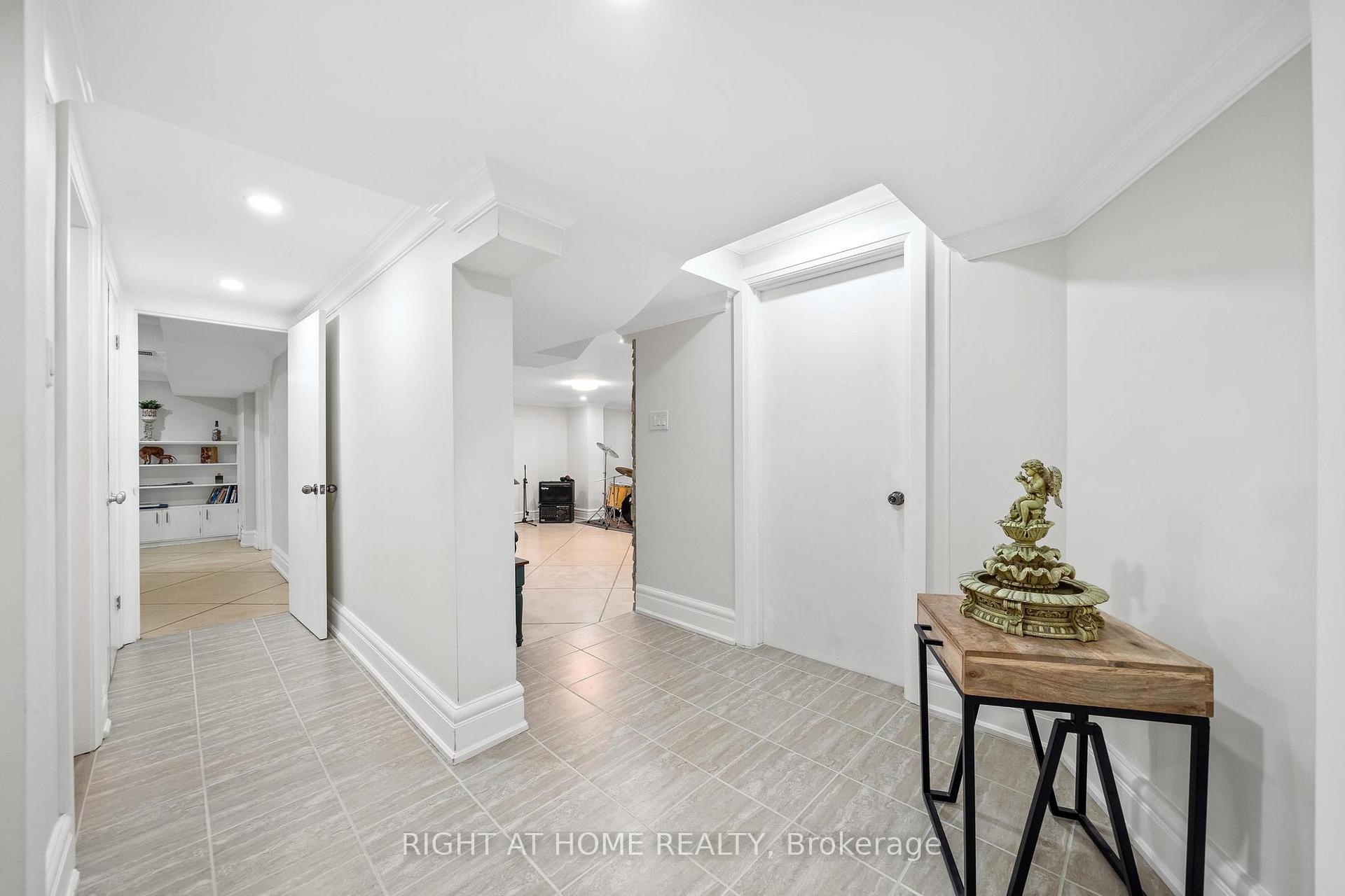 Photo 35 of 403 Hess Street S, Hamilton, Durand — HOMEH