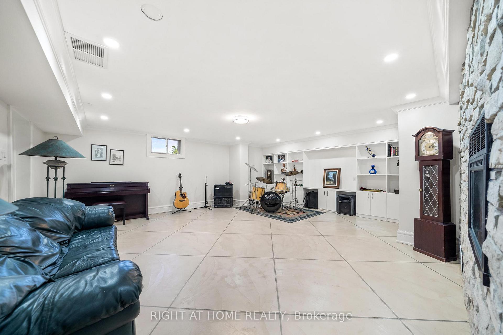 Photo 40 of 403 Hess Street S, Hamilton, Durand — HOMEH
