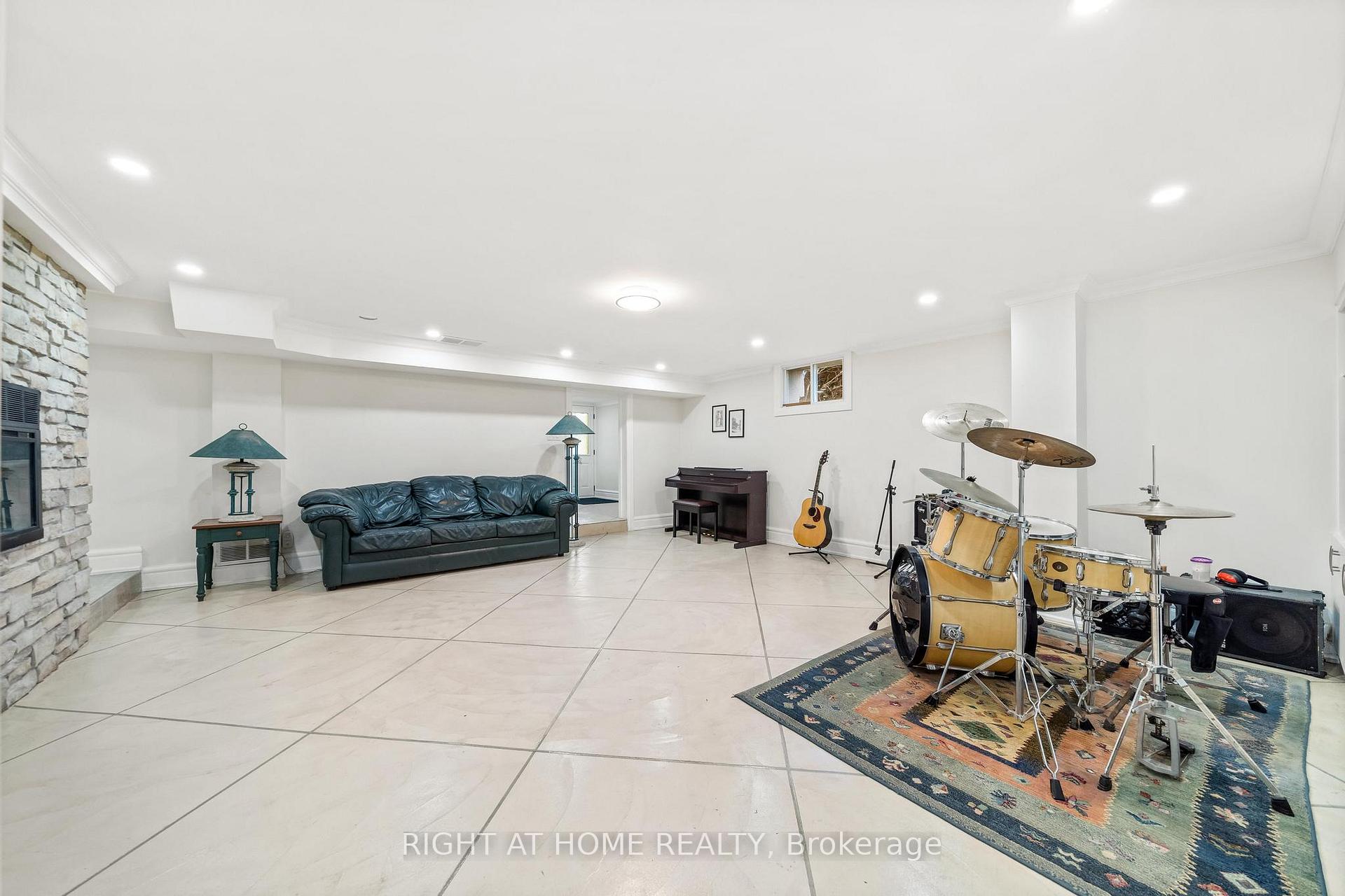 Photo 41 of 403 Hess Street S, Hamilton, Durand — HOMEH