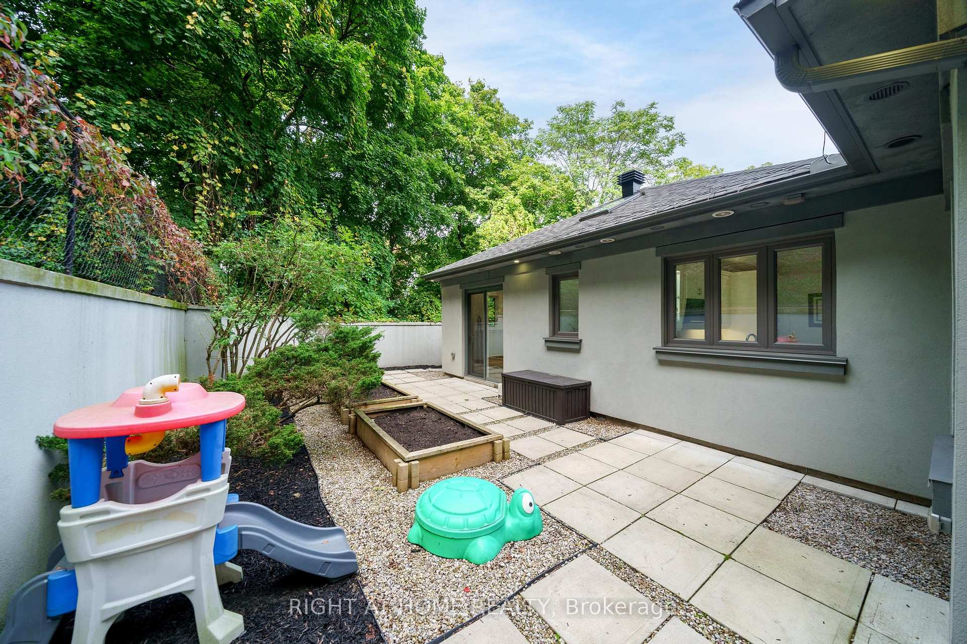 Photo 45 of 403 Hess Street S, Hamilton, Durand — HOMEH