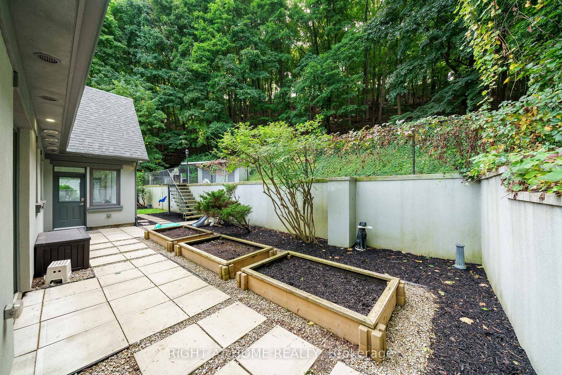 Photo 46 of 403 Hess Street S, Hamilton, Durand — HOMEH