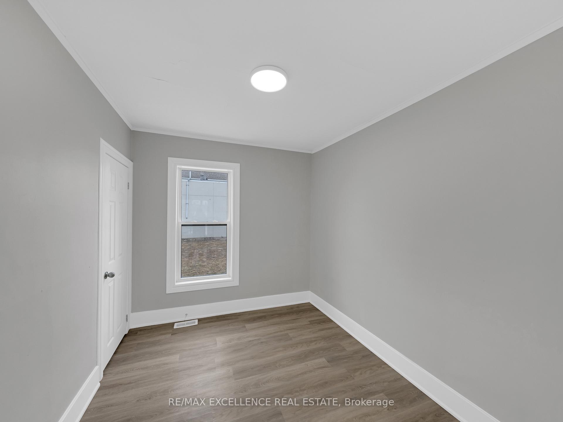 Photo 3 of 1289-1291 Langlois Avenue, Windsor — HOMEH