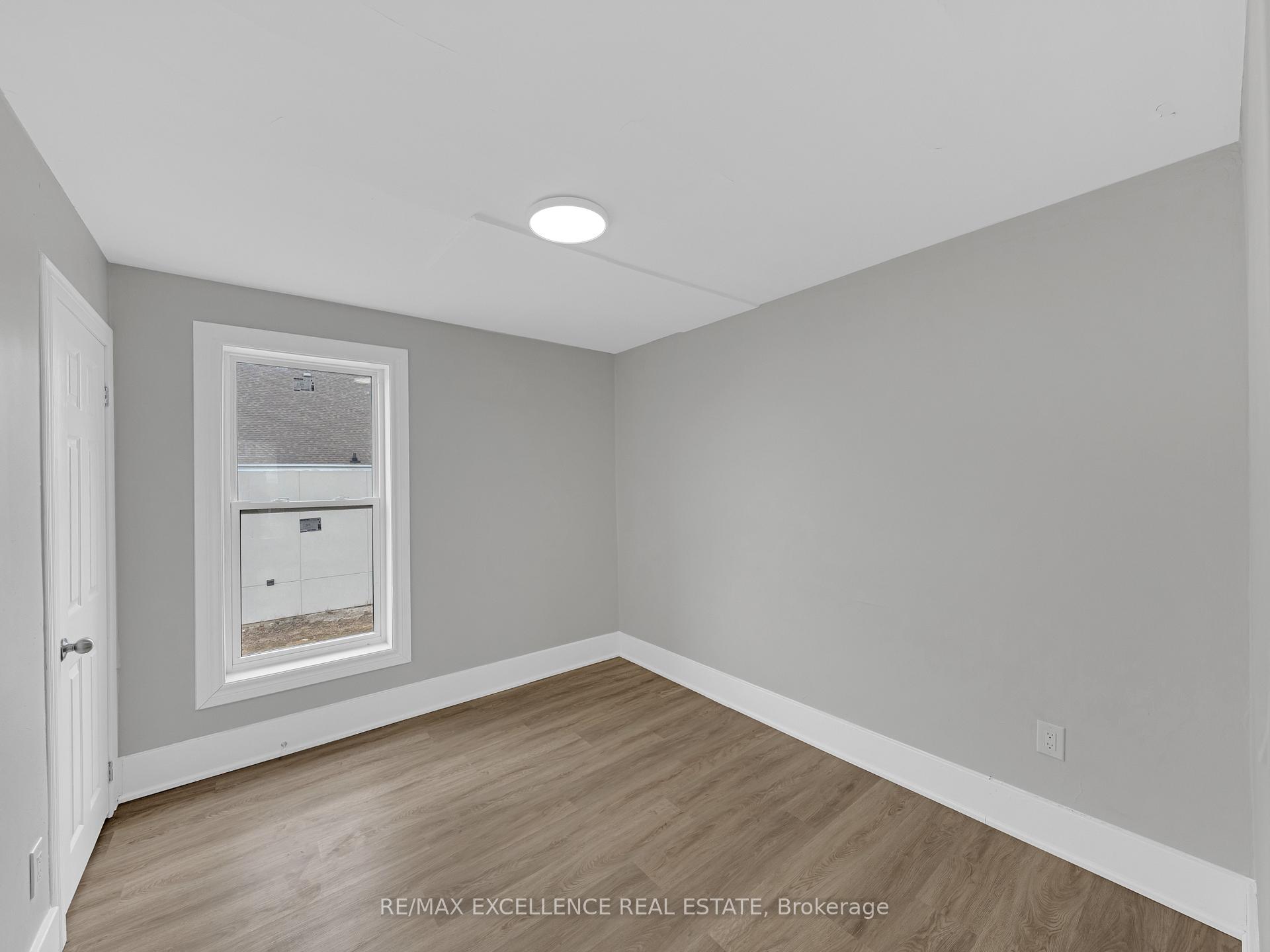 Photo 10 of 1289-1291 Langlois Avenue, Windsor — HOMEH