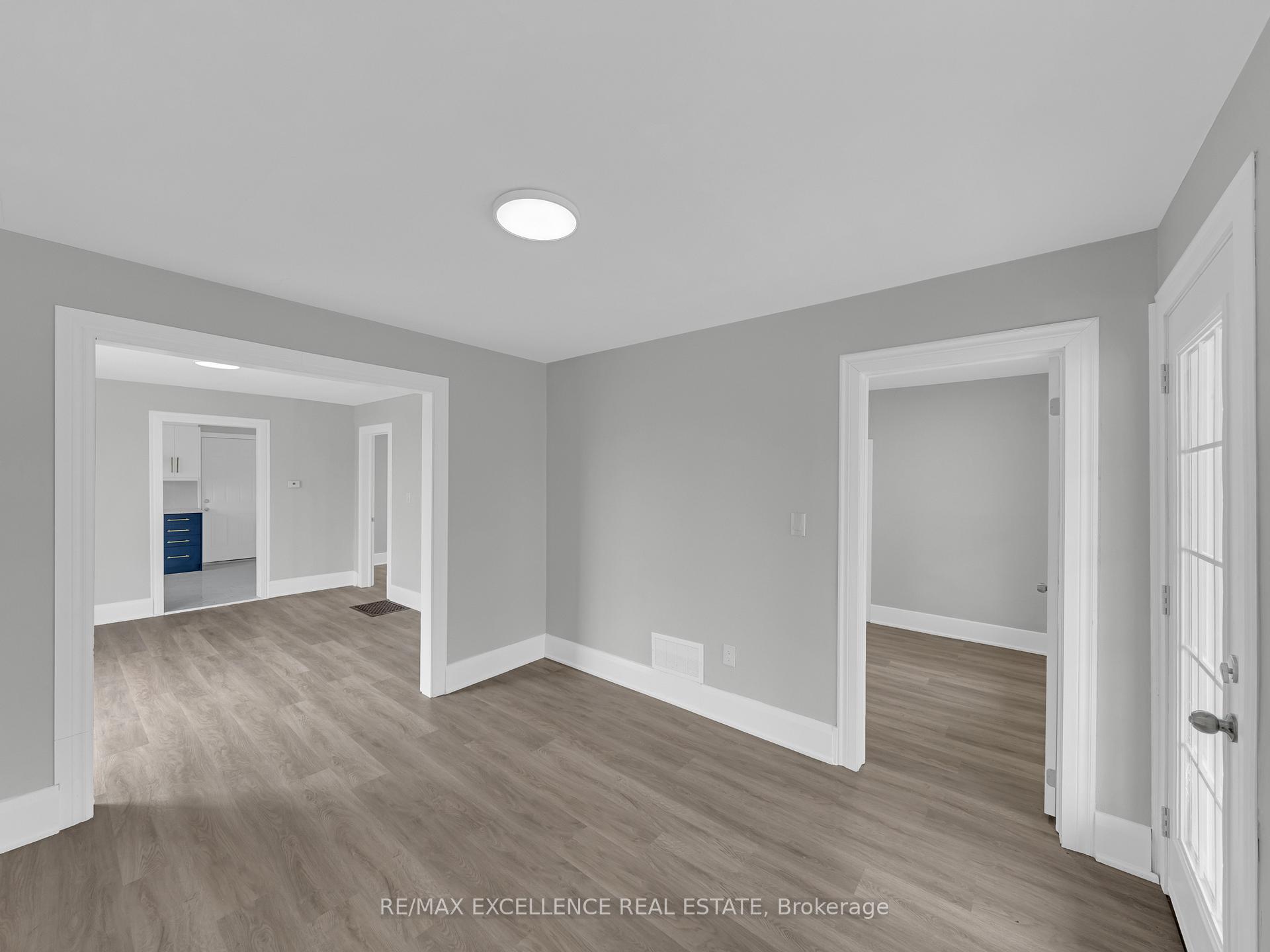 Photo 6 of 1289-1291 Langlois Avenue, Windsor — HOMEH