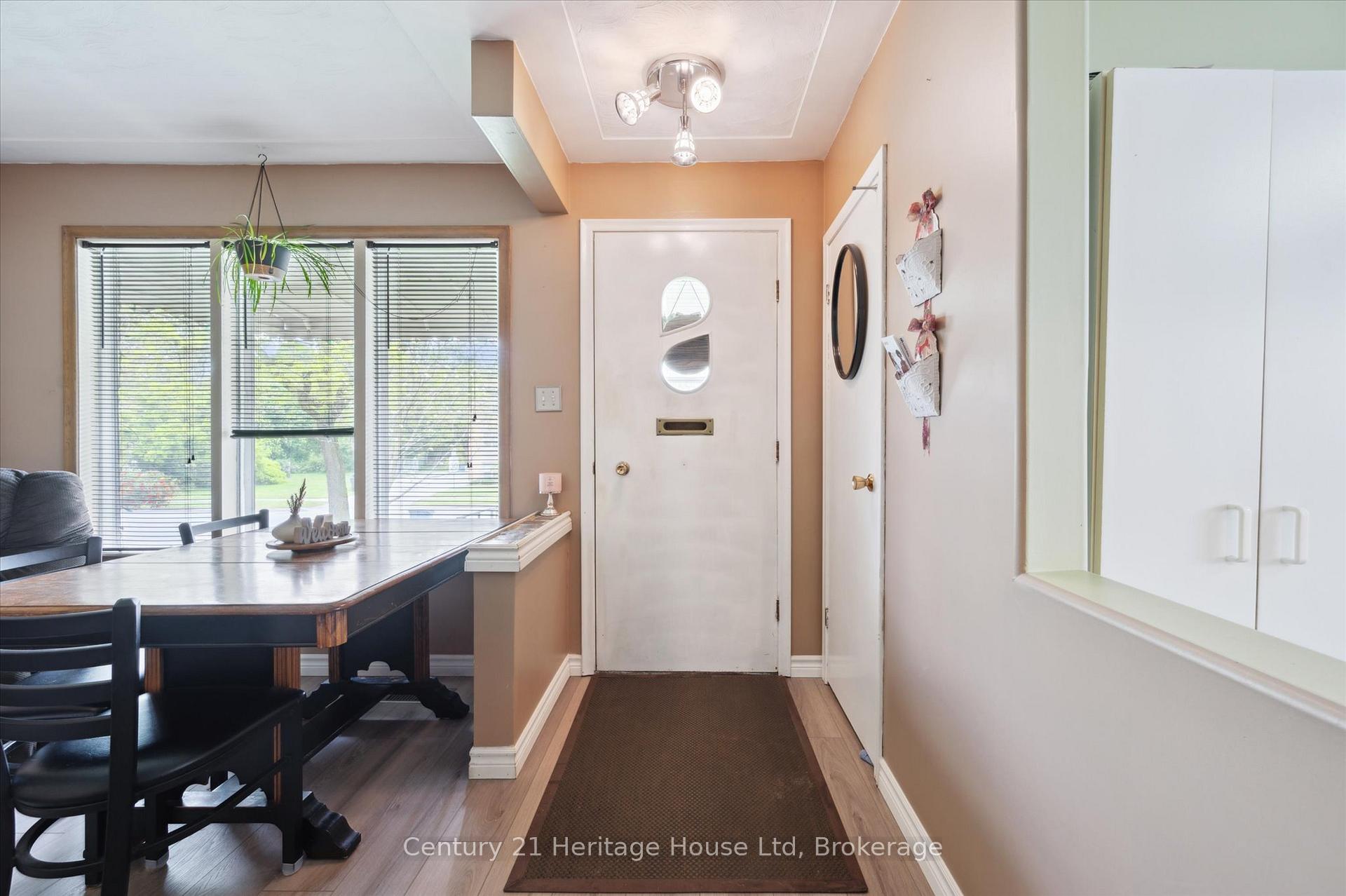 Photo 5 of 131 Waverley Drive, Guelph, Riverside Park — HOMEH