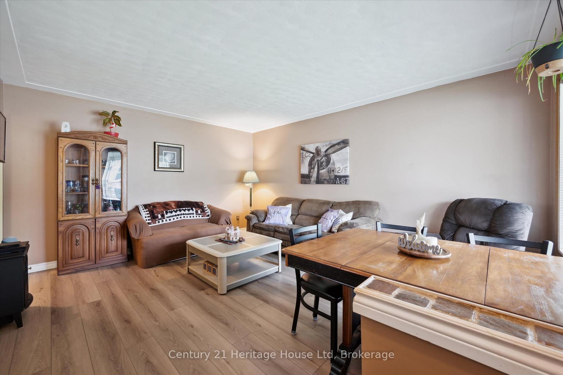 Photo 9 of 131 Waverley Drive, Guelph, Riverside Park — HOMEH