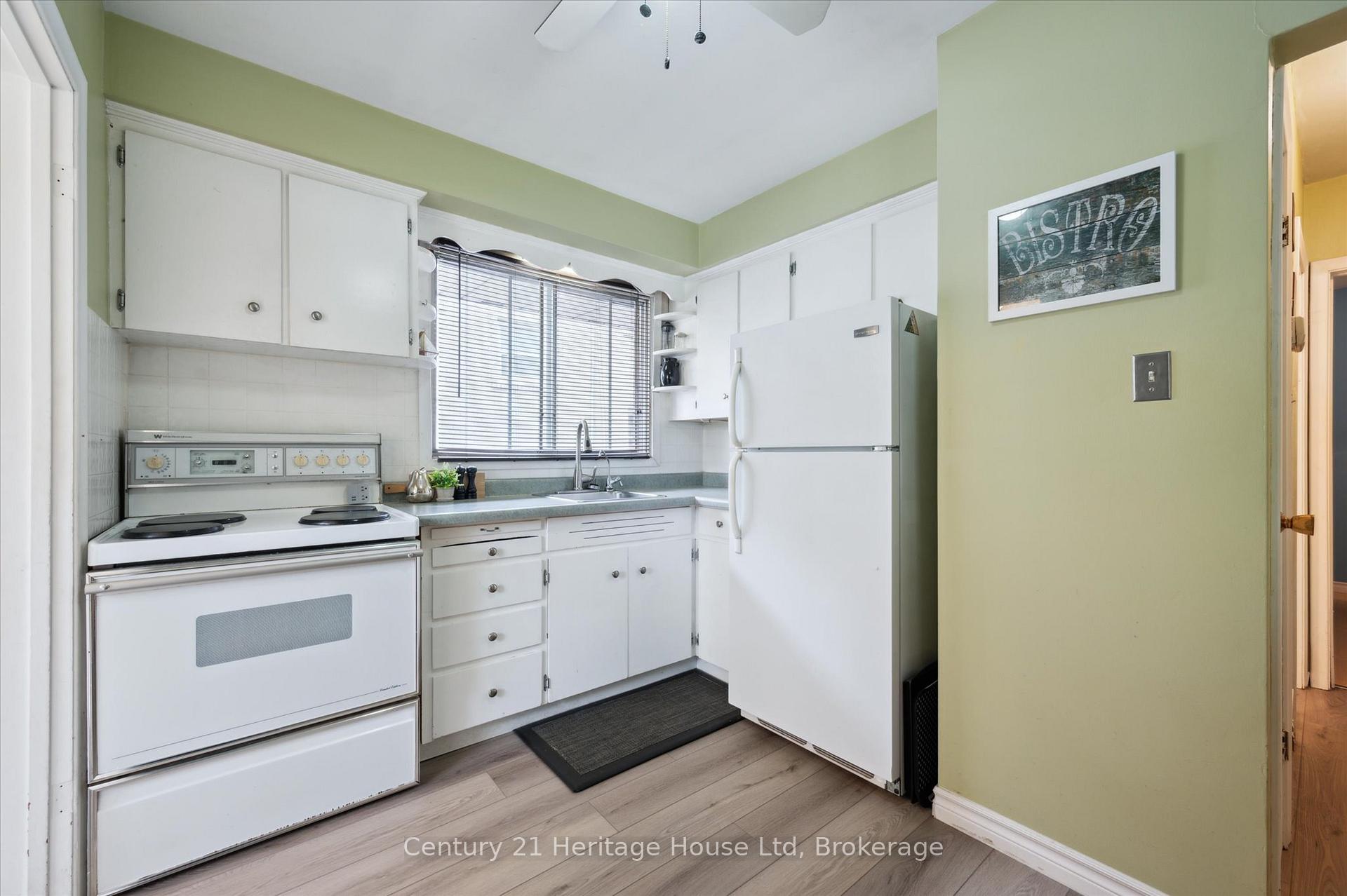 Photo 11 of 131 Waverley Drive, Guelph, Riverside Park — HOMEH