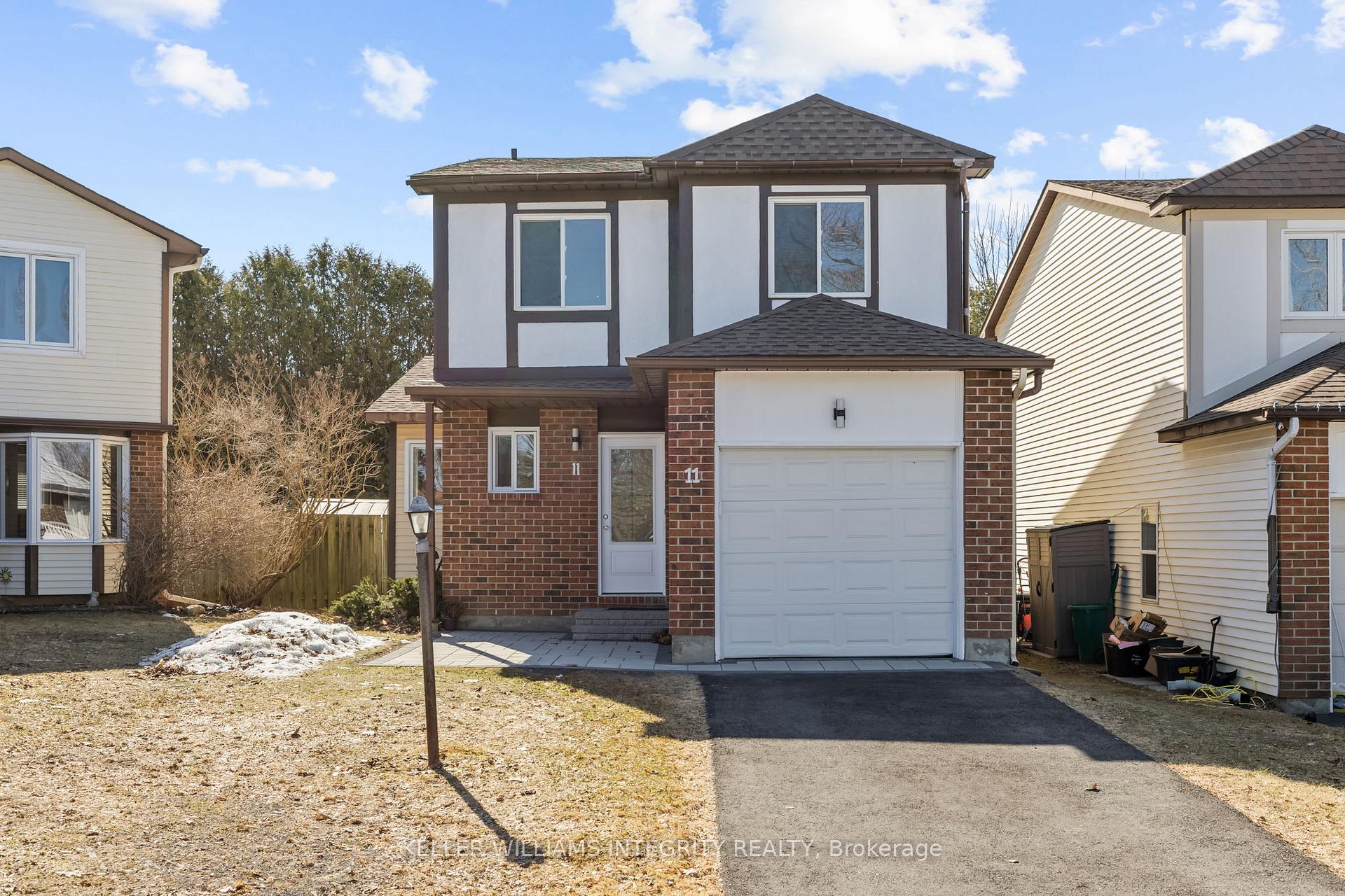 Photo 1 of 11 Willowview Way, Ottawa, Barrhaven - On the Green — HOMEH